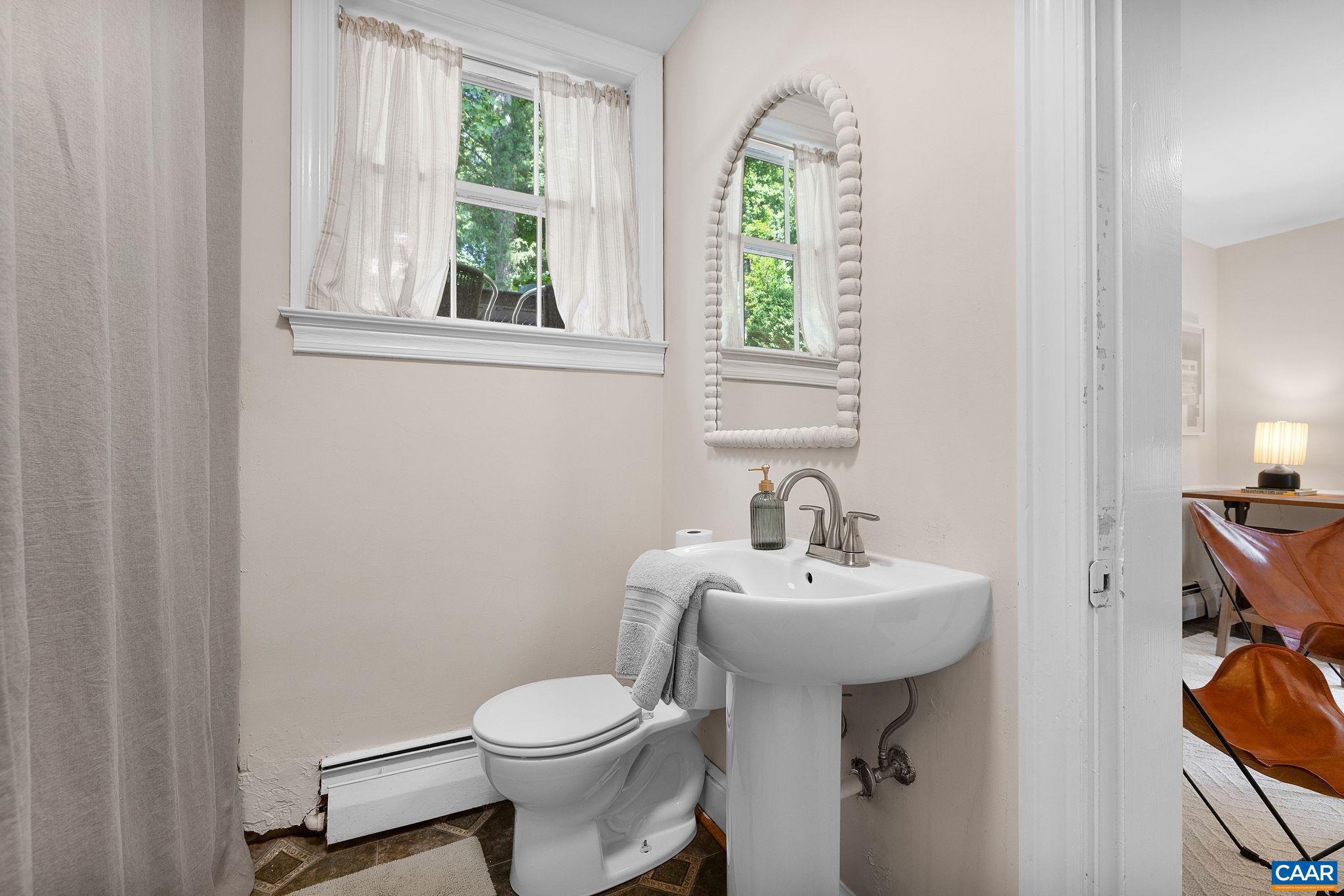 1721 YORKTOWN DR, CHARLOTTESVILLE, Virginia 22901, 3 Bedrooms Bedrooms, ,2 BathroomsBathrooms,Residential,1721 YORKTOWN DR,678097 MLS # 678097