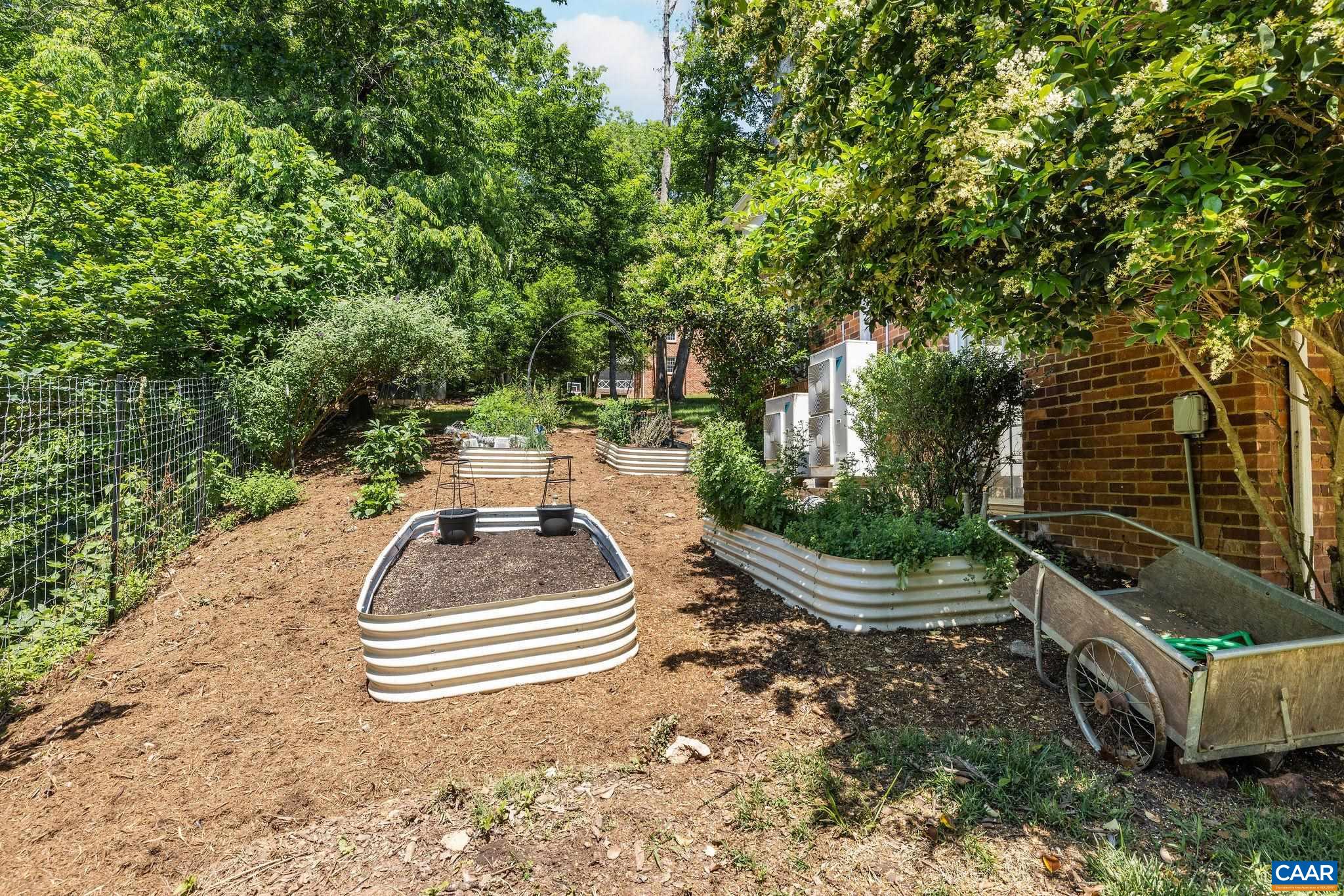1721 YORKTOWN DR, CHARLOTTESVILLE, Virginia 22901, 3 Bedrooms Bedrooms, ,2 BathroomsBathrooms,Residential,1721 YORKTOWN DR,678097 MLS # 678097