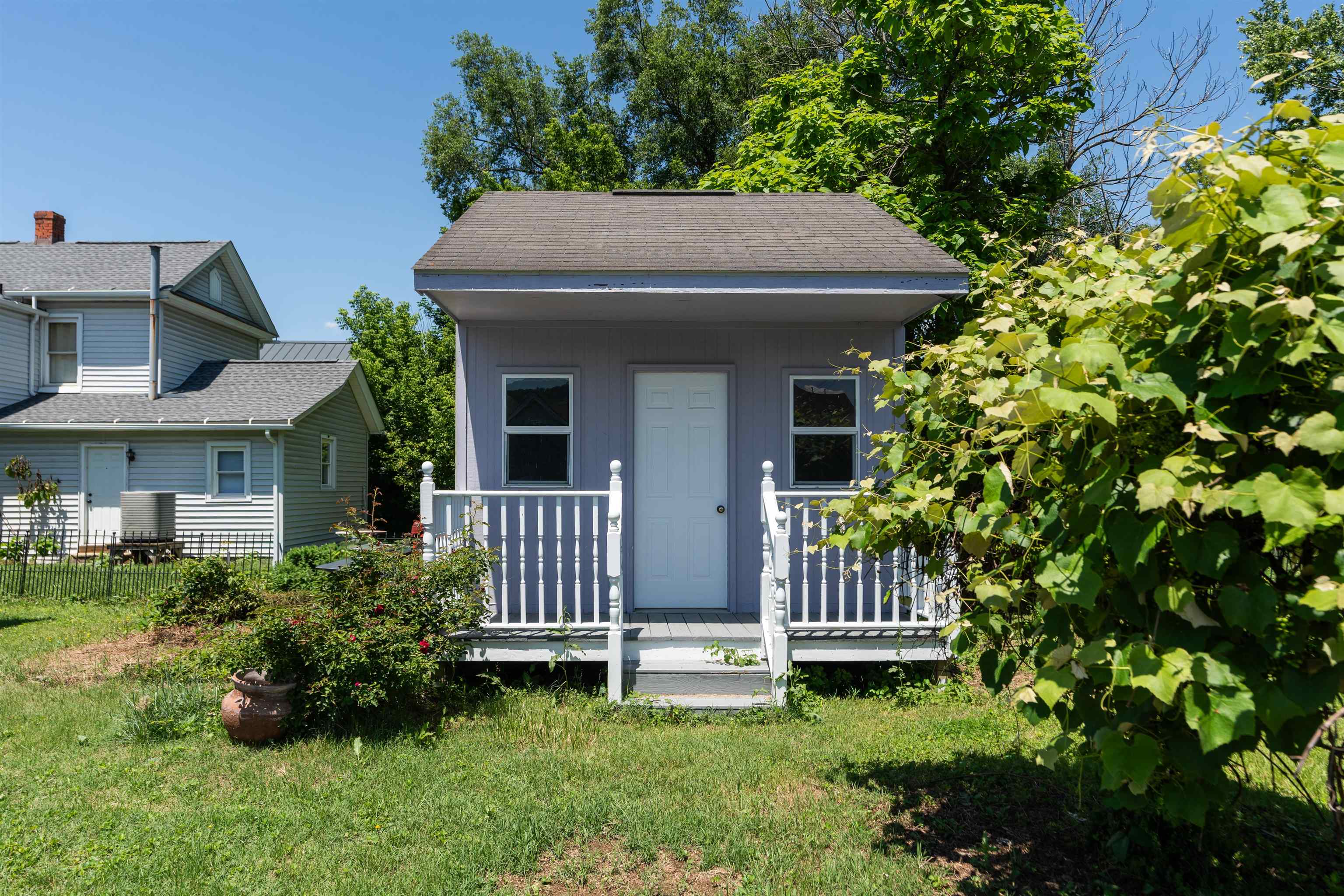 315 W 12TH ST, WAYNESBORO, Virginia 22980, 3 Bedrooms Bedrooms, ,2 BathroomsBathrooms,Residential,315 W 12TH ST,678103 MLS # 678103