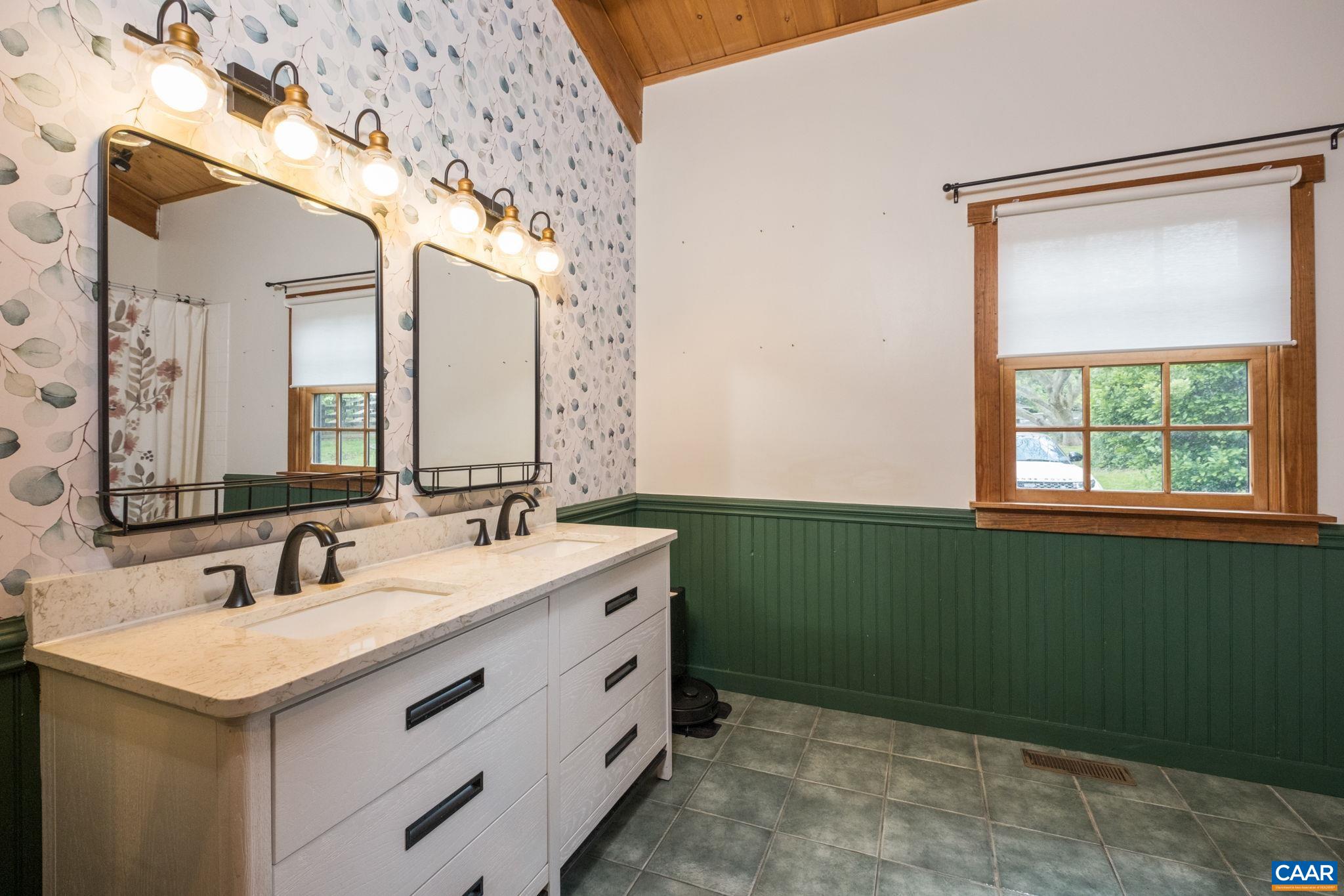 3292 EAST SIDE HWY, GROTTOES, Virginia 24441, 5 Bedrooms Bedrooms, ,2 BathroomsBathrooms,Residential,3292 EAST SIDE HWY,678109 MLS # 678109 3292 EAST SIDE HWY, GROTTOES, Virginia 24441, 5 Bedrooms Bedrooms, ,2 BathroomsBathrooms,Residential,3292 EAST SIDE HWY,678109 MLS # 678109