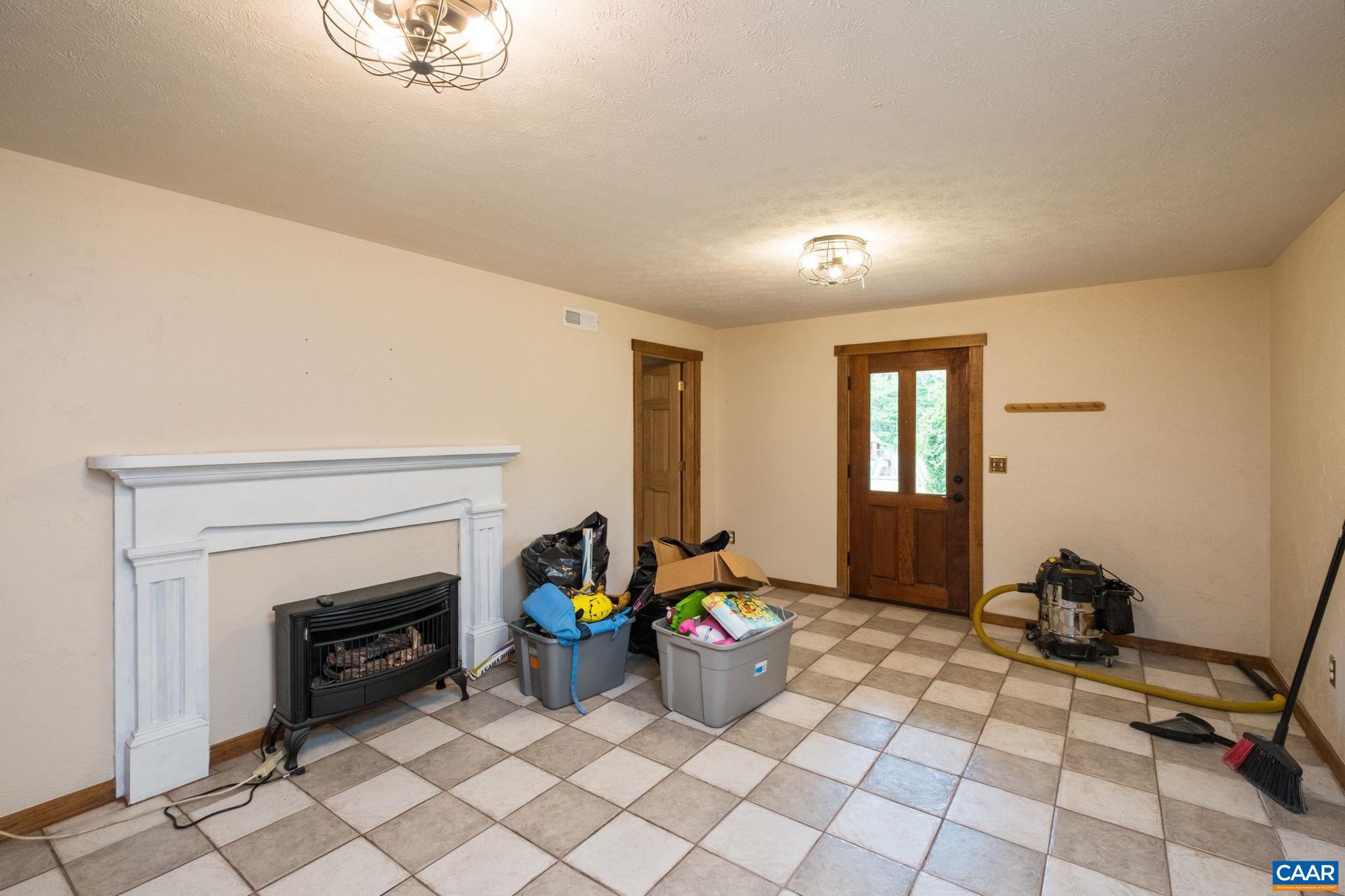 3292 EAST SIDE HWY, GROTTOES, Virginia 24441, 5 Bedrooms Bedrooms, ,2 BathroomsBathrooms,Residential,3292 EAST SIDE HWY,678109 MLS # 678109 3292 EAST SIDE HWY, GROTTOES, Virginia 24441, 5 Bedrooms Bedrooms, ,2 BathroomsBathrooms,Residential,3292 EAST SIDE HWY,678109 MLS # 678109