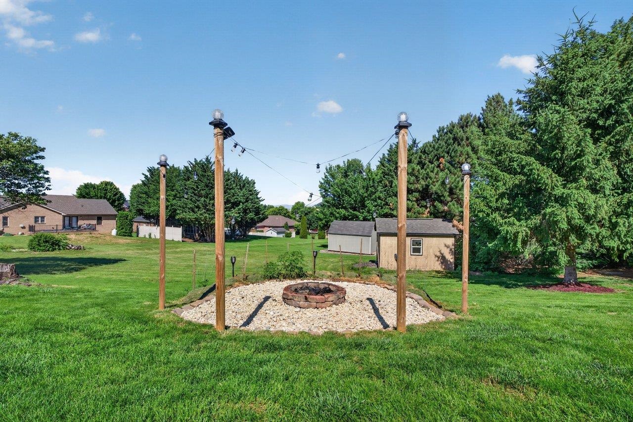 836 WILD CHERRY LN, ROCKINGHAM, Virginia 22801, 4 Bedrooms Bedrooms, ,3 BathroomsBathrooms,Residential,836 WILD CHERRY LN,678115 MLS # 678115