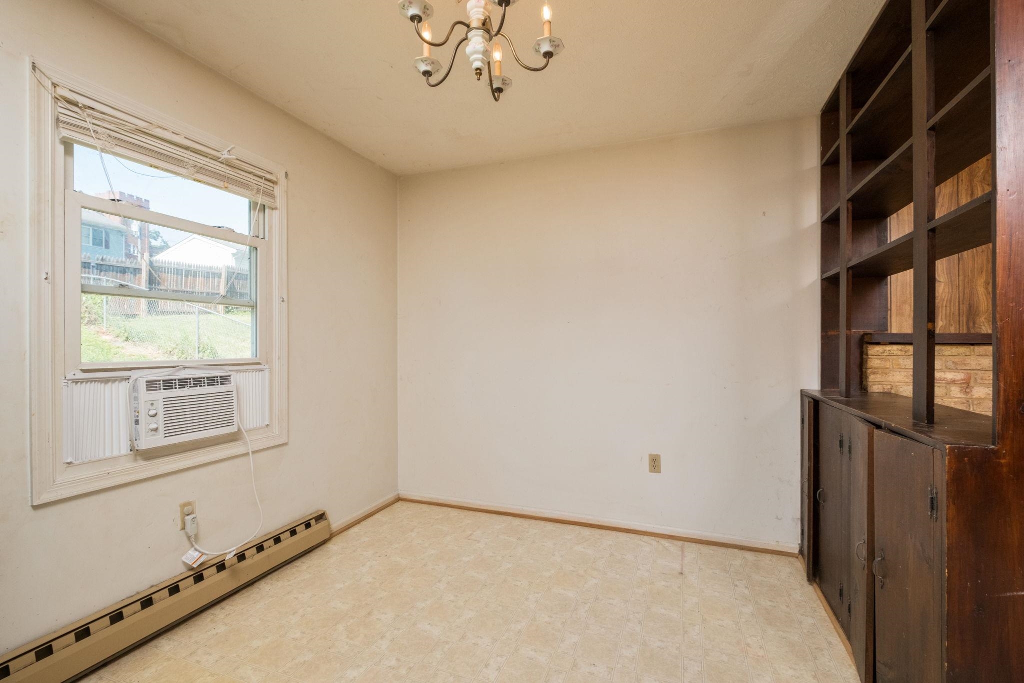 125 E RIVERSIDE DR, TIMBERVILLE, Virginia 22853, 3 Bedrooms Bedrooms, ,1 BathroomBathrooms,Residential,Timberville Starter,125 E RIVERSIDE DR,678117 MLS # 678117 125 E RIVERSIDE DR, TIMBERVILLE, Virginia 22853, 3 Bedrooms Bedrooms, ,1 BathroomBathrooms,Residential,Timberville Starter,125 E RIVERSIDE DR,678117 MLS # 678117
