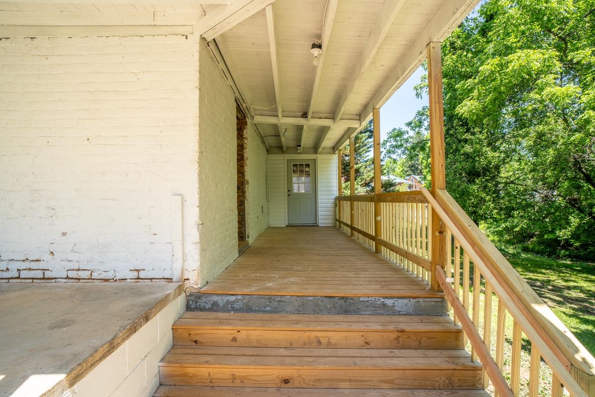 1201 BURNETT ST, STAUNTON, Virginia 24401, 3 Bedrooms Bedrooms, ,1 BathroomBathrooms,Residential,1201 BURNETT ST,678118 MLS # 678118 1201 BURNETT ST, STAUNTON, Virginia 24401, 3 Bedrooms Bedrooms, ,1 BathroomBathrooms,Residential,1201 BURNETT ST,678118 MLS # 678118