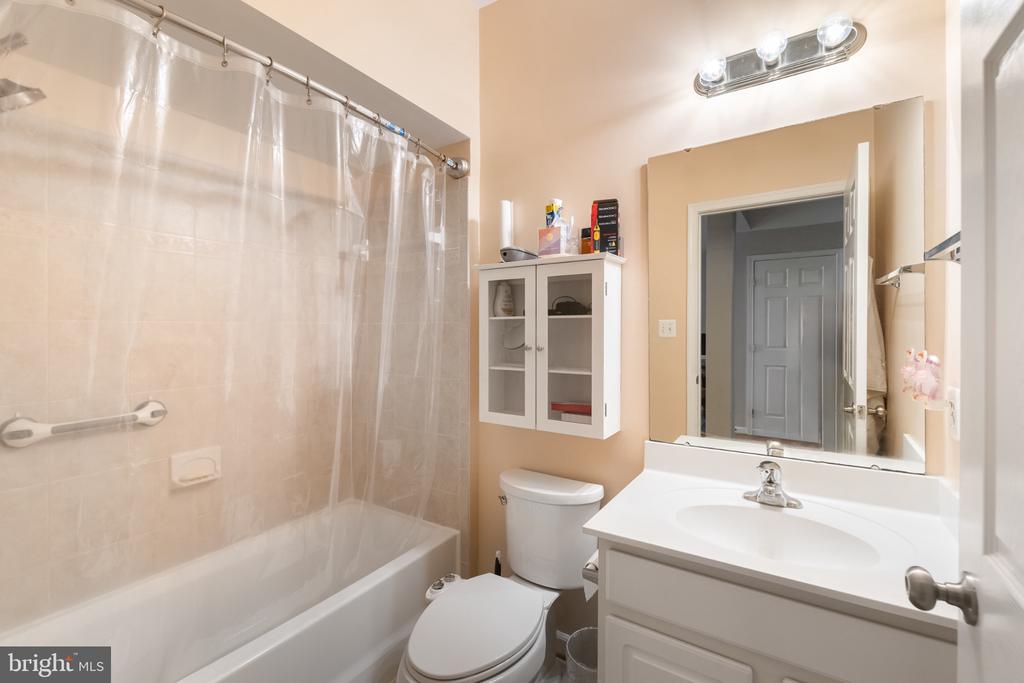 920 BING LN, CHARLOTTESVILLE, Virginia 22903, 3 Bedrooms Bedrooms, ,3 BathroomsBathrooms,Residential,920 BING LN,VACO2000236 MLS # VACO2000236