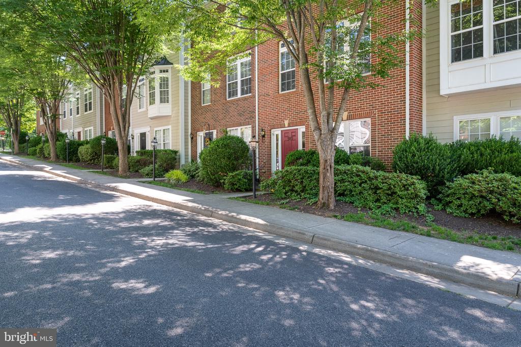 920 BING LN, CHARLOTTESVILLE, Virginia 22903, 3 Bedrooms Bedrooms, ,3 BathroomsBathrooms,Residential,920 BING LN,VACO2000236 MLS # VACO2000236