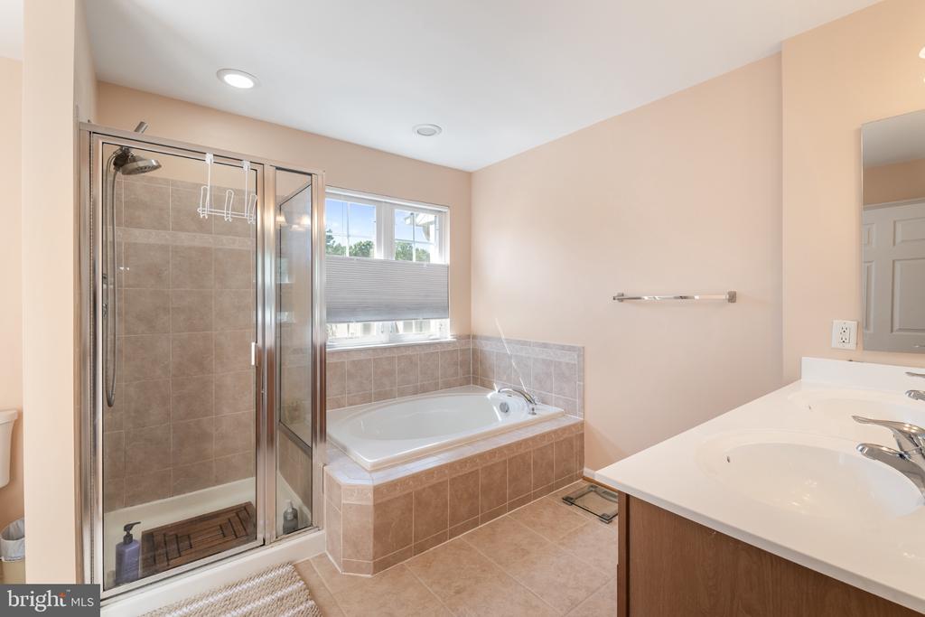 920 BING LN, CHARLOTTESVILLE, Virginia 22903, 3 Bedrooms Bedrooms, ,3 BathroomsBathrooms,Residential,920 BING LN,VACO2000236 MLS # VACO2000236