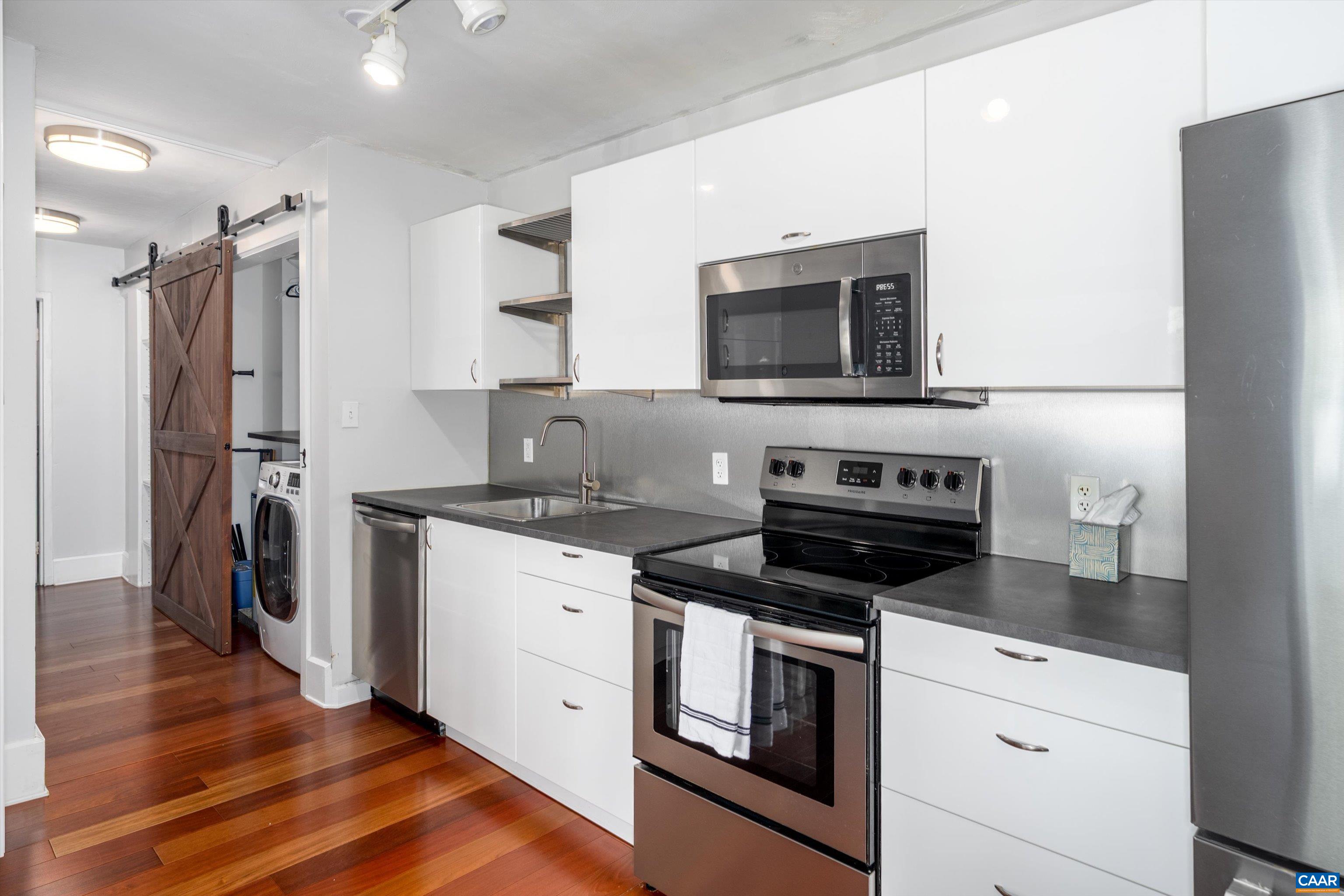 1800 JEFFERSON PARK AVE, CHARLOTTESVILLE, Virginia 22903, 2 Bedrooms Bedrooms, ,1 BathroomBathrooms,Residential,1800 JEFFERSON PARK AVE,678022 MLS # 678022 1800 JEFFERSON PARK AVE, CHARLOTTESVILLE, Virginia 22903, 2 Bedrooms Bedrooms, ,1 BathroomBathrooms,Residential,1800 JEFFERSON PARK AVE,678022 MLS # 678022