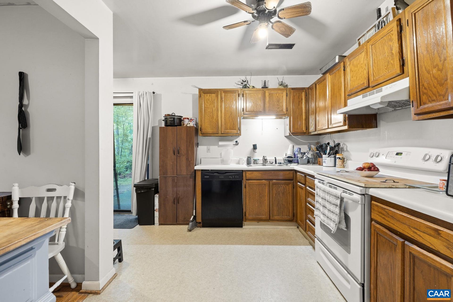 288 LAKE SAPONI DR, BARBOURSVILLE, Virginia 22923, ,Residential,288 LAKE SAPONI DR,678134 MLS # 678134 288 LAKE SAPONI DR, BARBOURSVILLE, Virginia 22923, ,Residential,288 LAKE SAPONI DR,678134 MLS # 678134