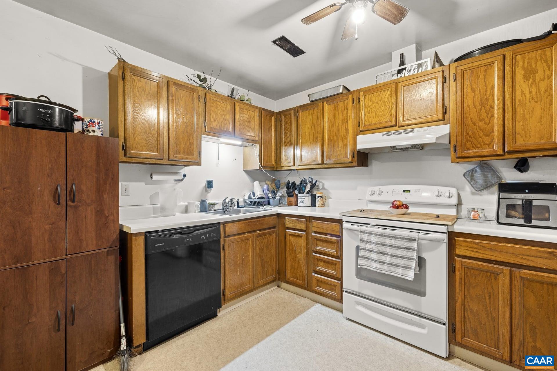 288 LAKE SAPONI DR, BARBOURSVILLE, Virginia 22923, ,Residential,288 LAKE SAPONI DR,678134 MLS # 678134 288 LAKE SAPONI DR, BARBOURSVILLE, Virginia 22923, ,Residential,288 LAKE SAPONI DR,678134 MLS # 678134