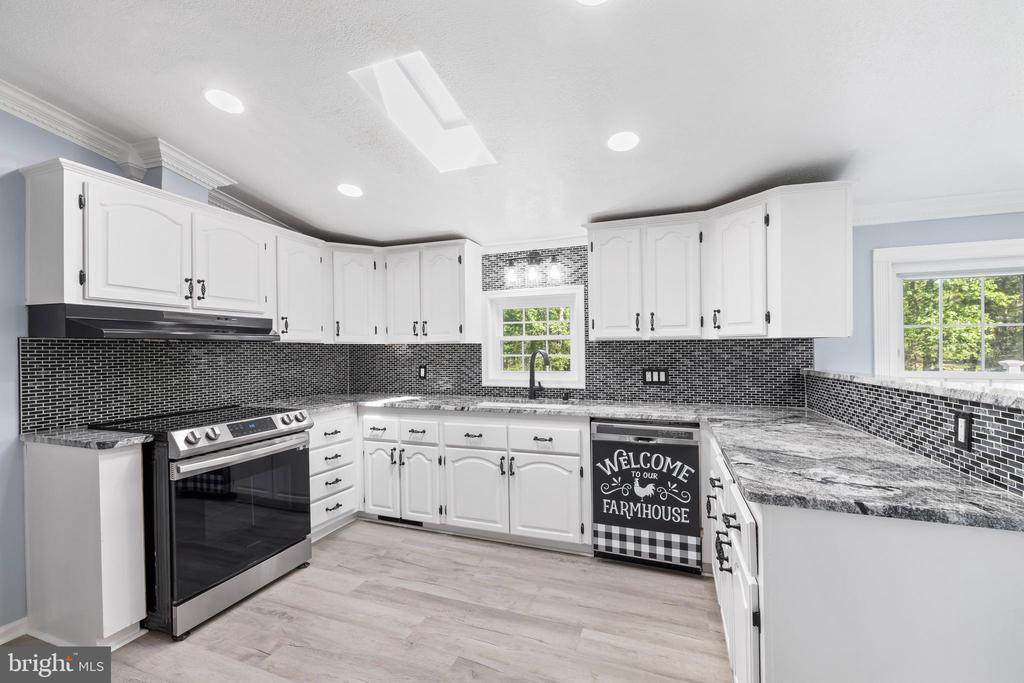 3303 DANBURY CIR, SPOTSYLVANIA, Virginia 22551, 4 Bedrooms Bedrooms, ,3 BathroomsBathrooms,Residential,3303 DANBURY CIR,VASP2041368 MLS # VASP2041368 3303 DANBURY CIR, SPOTSYLVANIA, Virginia 22551, 4 Bedrooms Bedrooms, ,3 BathroomsBathrooms,Residential,3303 DANBURY CIR,VASP2041368 MLS # VASP2041368
