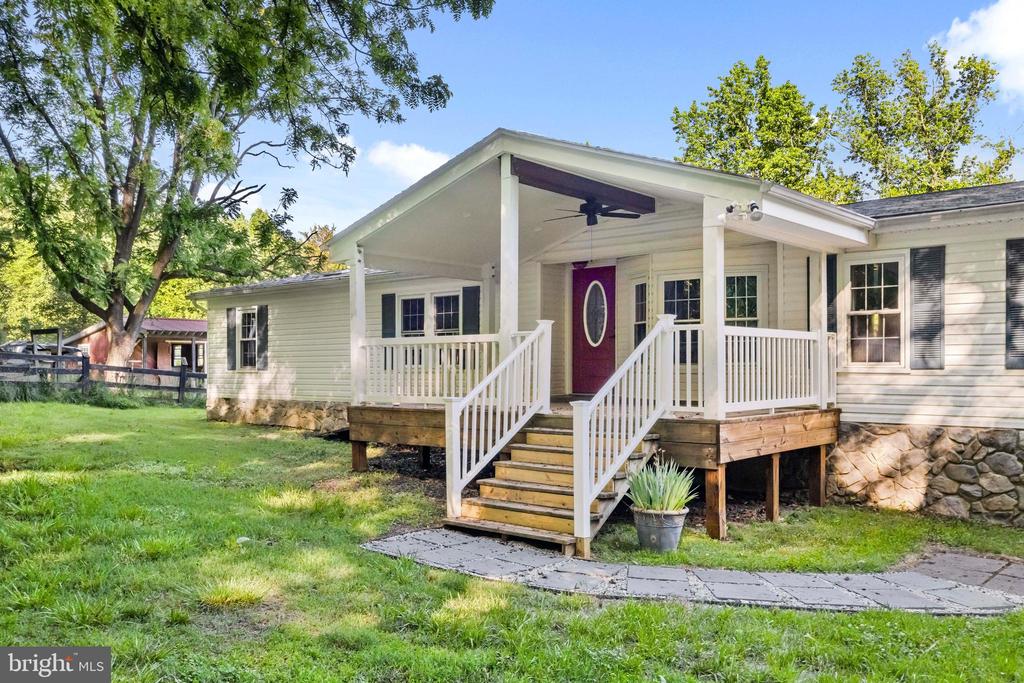 3303 DANBURY CIR, SPOTSYLVANIA, Virginia 22551, 4 Bedrooms Bedrooms, ,3 BathroomsBathrooms,Residential,3303 DANBURY CIR,VASP2041368 MLS # VASP2041368 3303 DANBURY CIR, SPOTSYLVANIA, Virginia 22551, 4 Bedrooms Bedrooms, ,3 BathroomsBathrooms,Residential,3303 DANBURY CIR,VASP2041368 MLS # VASP2041368