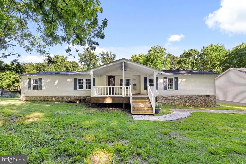 3303 DANBURY CIR, SPOTSYLVANIA, Virginia 22551, 4 Bedrooms Bedrooms, ,3 BathroomsBathrooms,Residential,3303 DANBURY CIR,VASP2041368 MLS # VASP2041368 3303 DANBURY CIR, SPOTSYLVANIA, Virginia 22551, 4 Bedrooms Bedrooms, ,3 BathroomsBathrooms,Residential,3303 DANBURY CIR,VASP2041368 MLS # VASP2041368