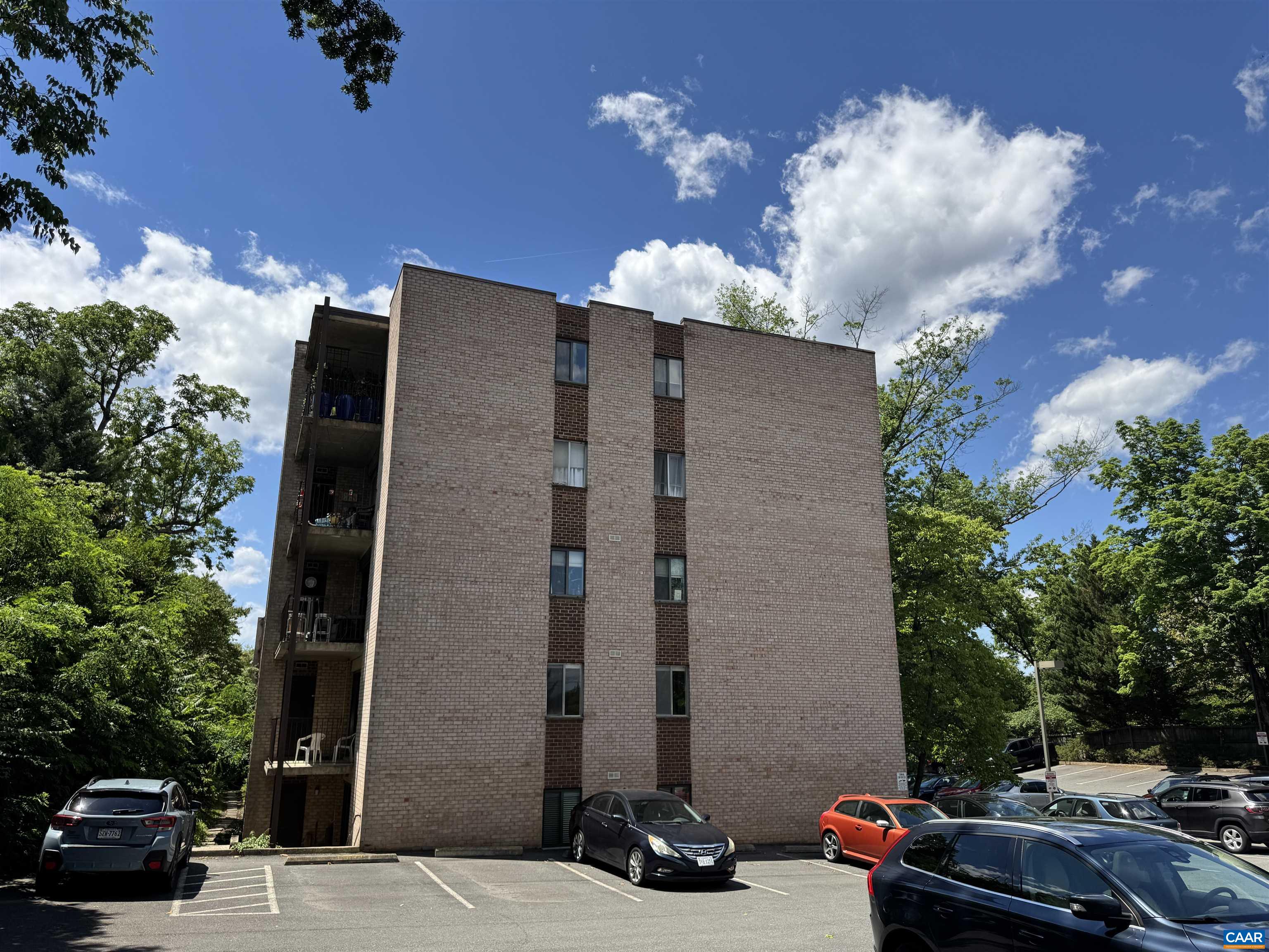 511 N 1ST ST, CHARLOTTESVILLE, Virginia 22902, 1 Bedroom Bedrooms, ,1 BathroomBathrooms,Residential,511 N 1ST ST,677759 MLS # 677759