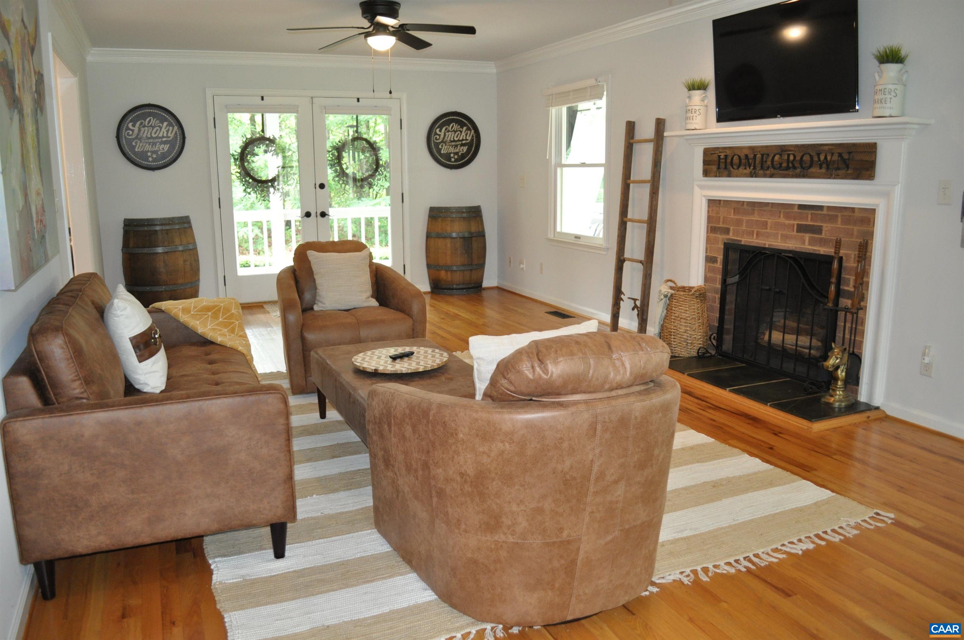 Larger living room Larger living room