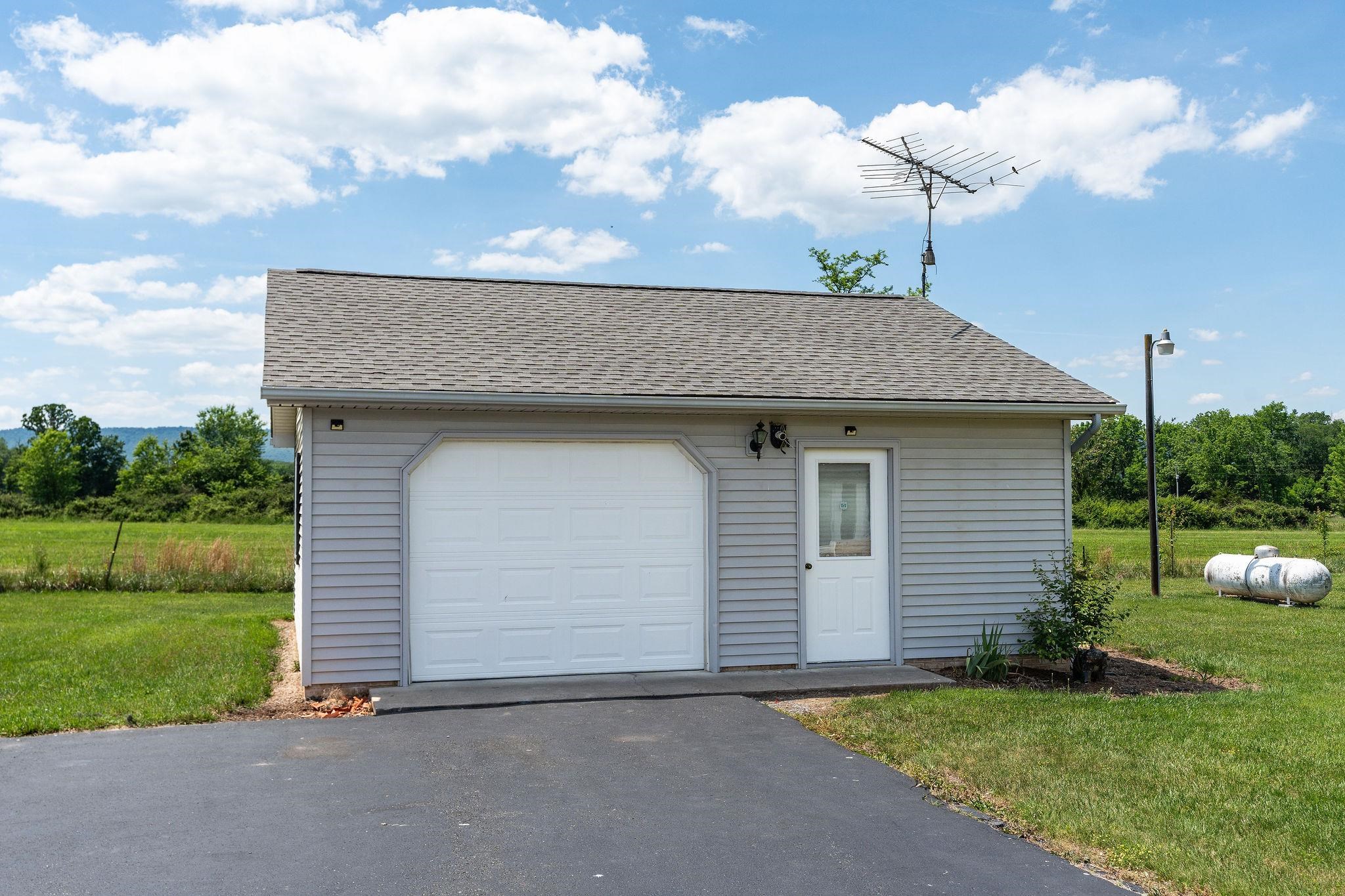 1802 N RIVER RD, MOUNT SOLON, Virginia 22843, 3 Bedrooms Bedrooms, ,2 BathroomsBathrooms,Residential,1802 N RIVER RD,678153 MLS # 678153 1802 N RIVER RD, MOUNT SOLON, Virginia 22843, 3 Bedrooms Bedrooms, ,2 BathroomsBathrooms,Residential,1802 N RIVER RD,678153 MLS # 678153