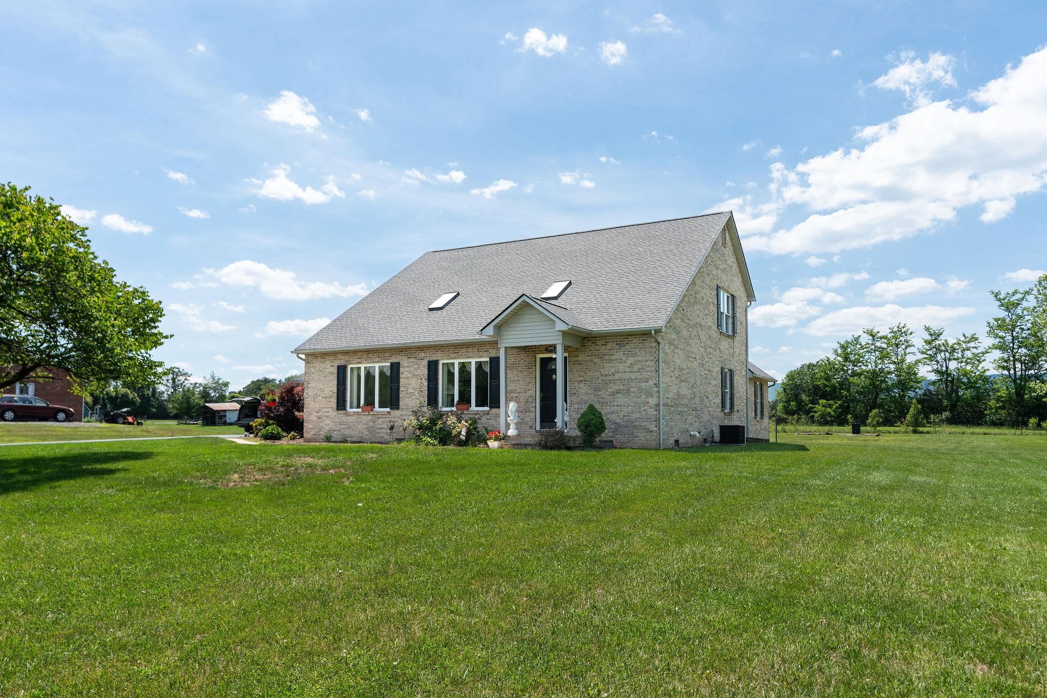1802 N RIVER RD, MOUNT SOLON, Virginia 22843, 3 Bedrooms Bedrooms, ,2 BathroomsBathrooms,Residential,1802 N RIVER RD,678153 MLS # 678153 1802 N RIVER RD, MOUNT SOLON, Virginia 22843, 3 Bedrooms Bedrooms, ,2 BathroomsBathrooms,Residential,1802 N RIVER RD,678153 MLS # 678153