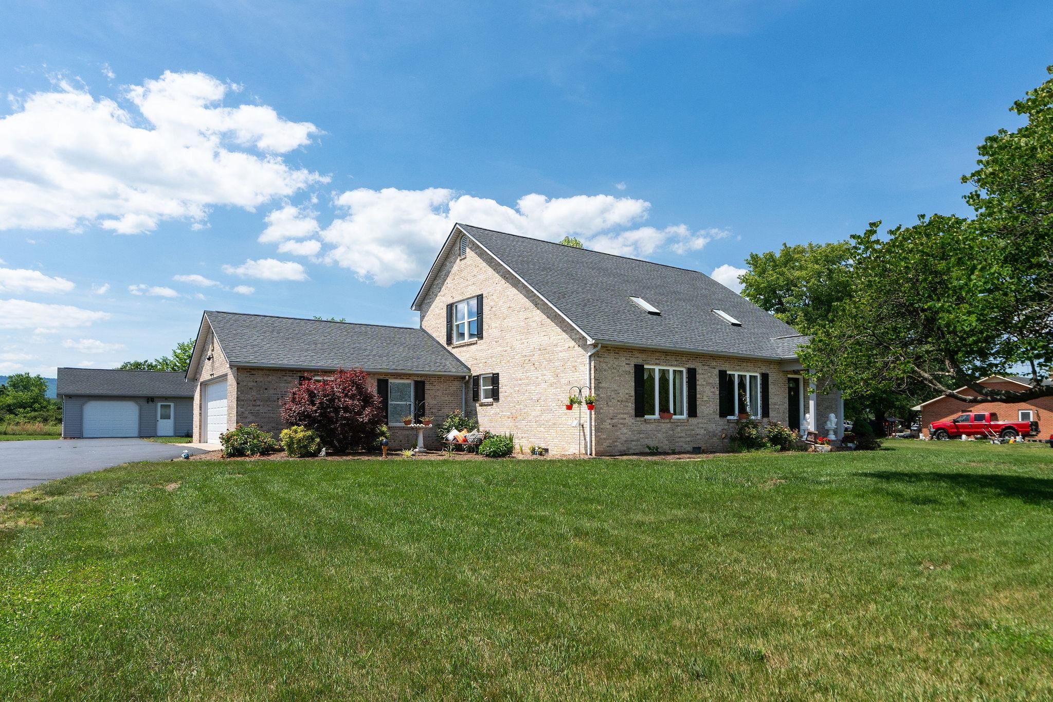 1802 N RIVER RD, MOUNT SOLON, Virginia 22843, 3 Bedrooms Bedrooms, ,2 BathroomsBathrooms,Residential,1802 N RIVER RD,678153 MLS # 678153 1802 N RIVER RD, MOUNT SOLON, Virginia 22843, 3 Bedrooms Bedrooms, ,2 BathroomsBathrooms,Residential,1802 N RIVER RD,678153 MLS # 678153