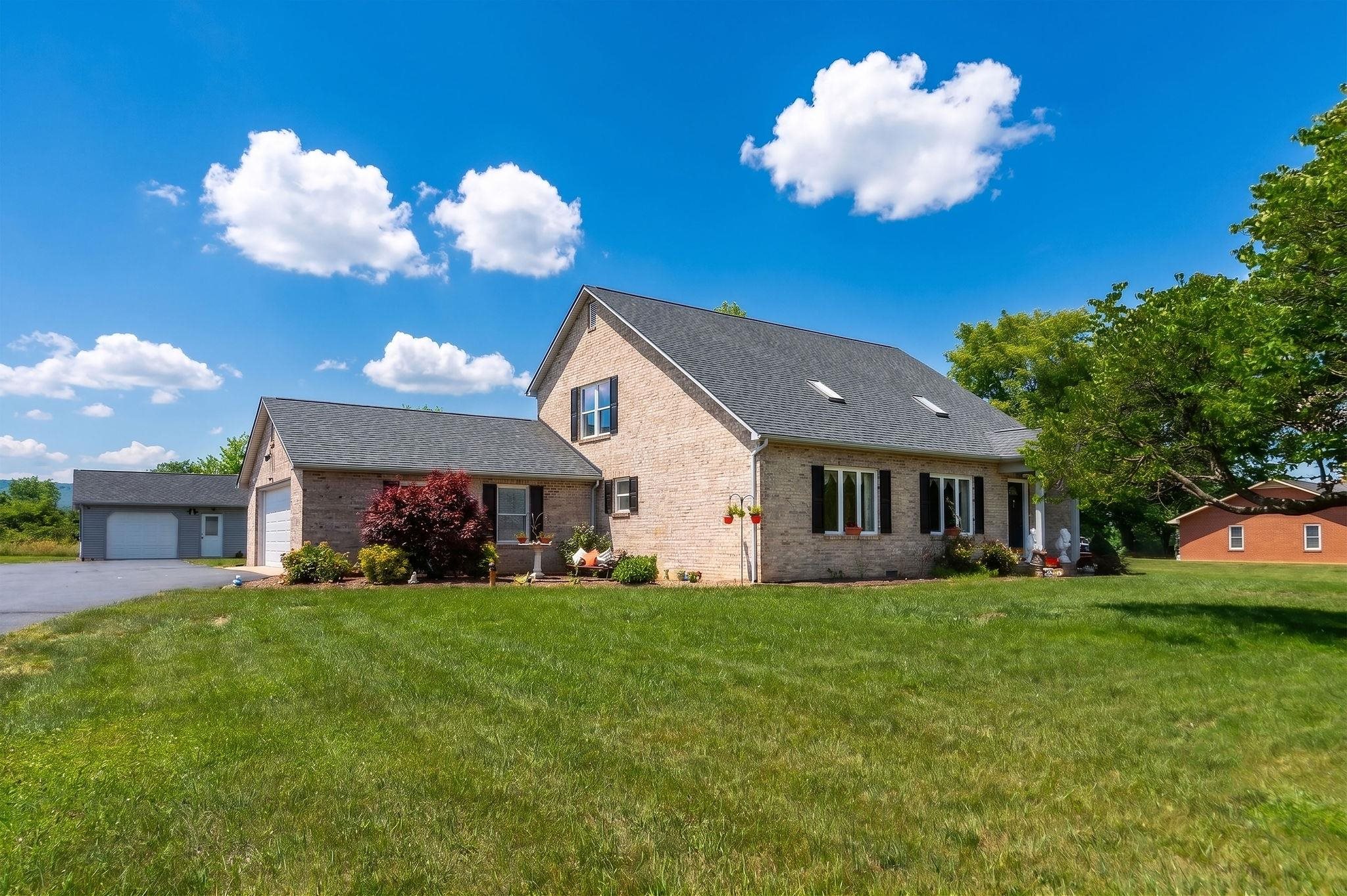 1802 N RIVER RD, MOUNT SOLON, Virginia 22843, 3 Bedrooms Bedrooms, ,2 BathroomsBathrooms,Residential,1802 N RIVER RD,678153 MLS # 678153 1802 N RIVER RD, MOUNT SOLON, Virginia 22843, 3 Bedrooms Bedrooms, ,2 BathroomsBathrooms,Residential,1802 N RIVER RD,678153 MLS # 678153