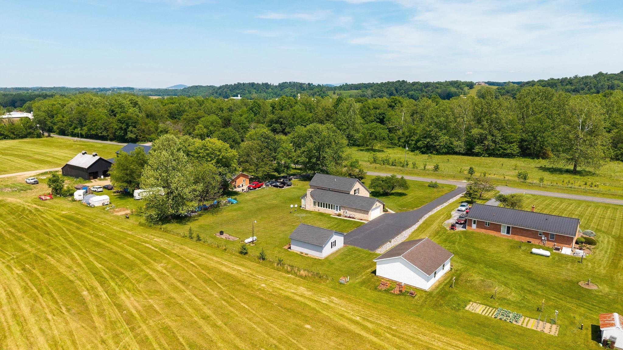 1802 N RIVER RD, MOUNT SOLON, Virginia 22843, 3 Bedrooms Bedrooms, ,2 BathroomsBathrooms,Residential,1802 N RIVER RD,678153 MLS # 678153 1802 N RIVER RD, MOUNT SOLON, Virginia 22843, 3 Bedrooms Bedrooms, ,2 BathroomsBathrooms,Residential,1802 N RIVER RD,678153 MLS # 678153