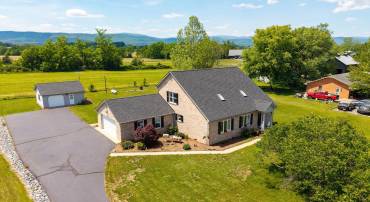 1802 N RIVER RD, MOUNT SOLON, Virginia 22843, 3 Bedrooms Bedrooms, ,2 BathroomsBathrooms,Residential,1802 N RIVER RD,678153 MLS # 678153