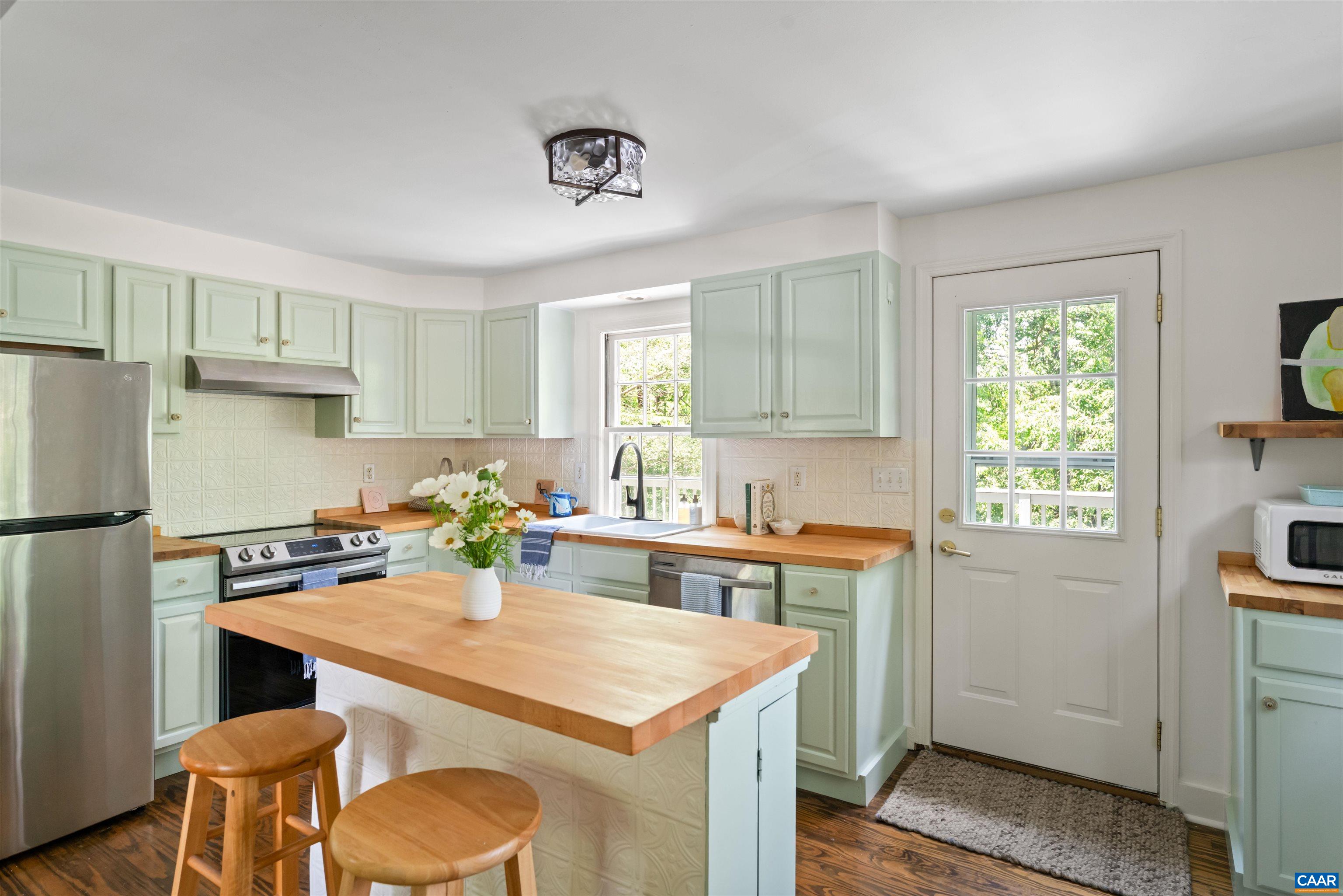 4506 OLD THREE NOTCHED RD, CROZET, Virginia 22932, 1 Bedroom Bedrooms, ,1 BathroomBathrooms,Residential,4506 OLD THREE NOTCHED RD,678155 MLS # 678155 4506 OLD THREE NOTCHED RD, CROZET, Virginia 22932, 1 Bedroom Bedrooms, ,1 BathroomBathrooms,Residential,4506 OLD THREE NOTCHED RD,678155 MLS # 678155