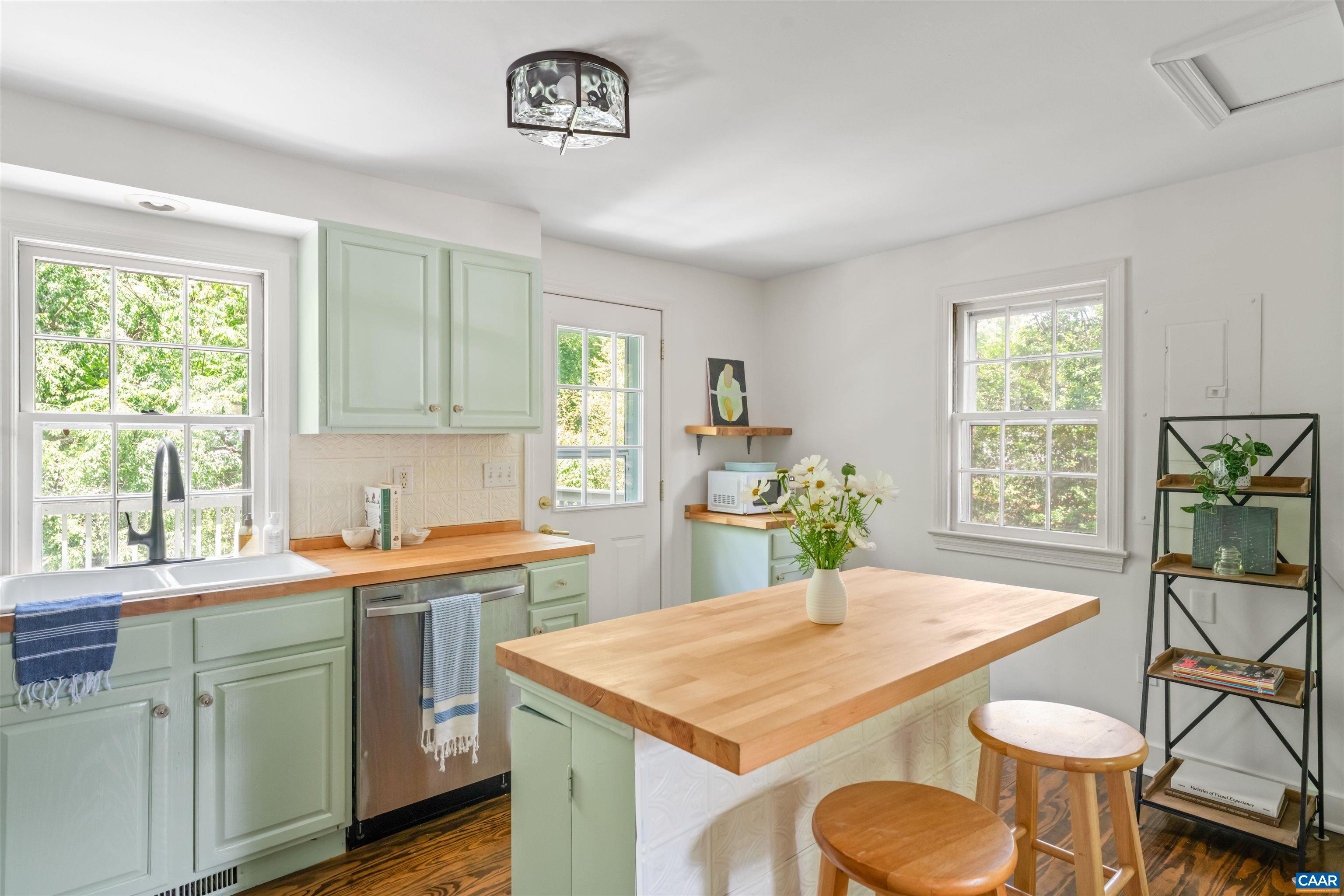 4506 OLD THREE NOTCHED RD, CROZET, Virginia 22932, 1 Bedroom Bedrooms, ,1 BathroomBathrooms,Residential,4506 OLD THREE NOTCHED RD,678155 MLS # 678155 4506 OLD THREE NOTCHED RD, CROZET, Virginia 22932, 1 Bedroom Bedrooms, ,1 BathroomBathrooms,Residential,4506 OLD THREE NOTCHED RD,678155 MLS # 678155