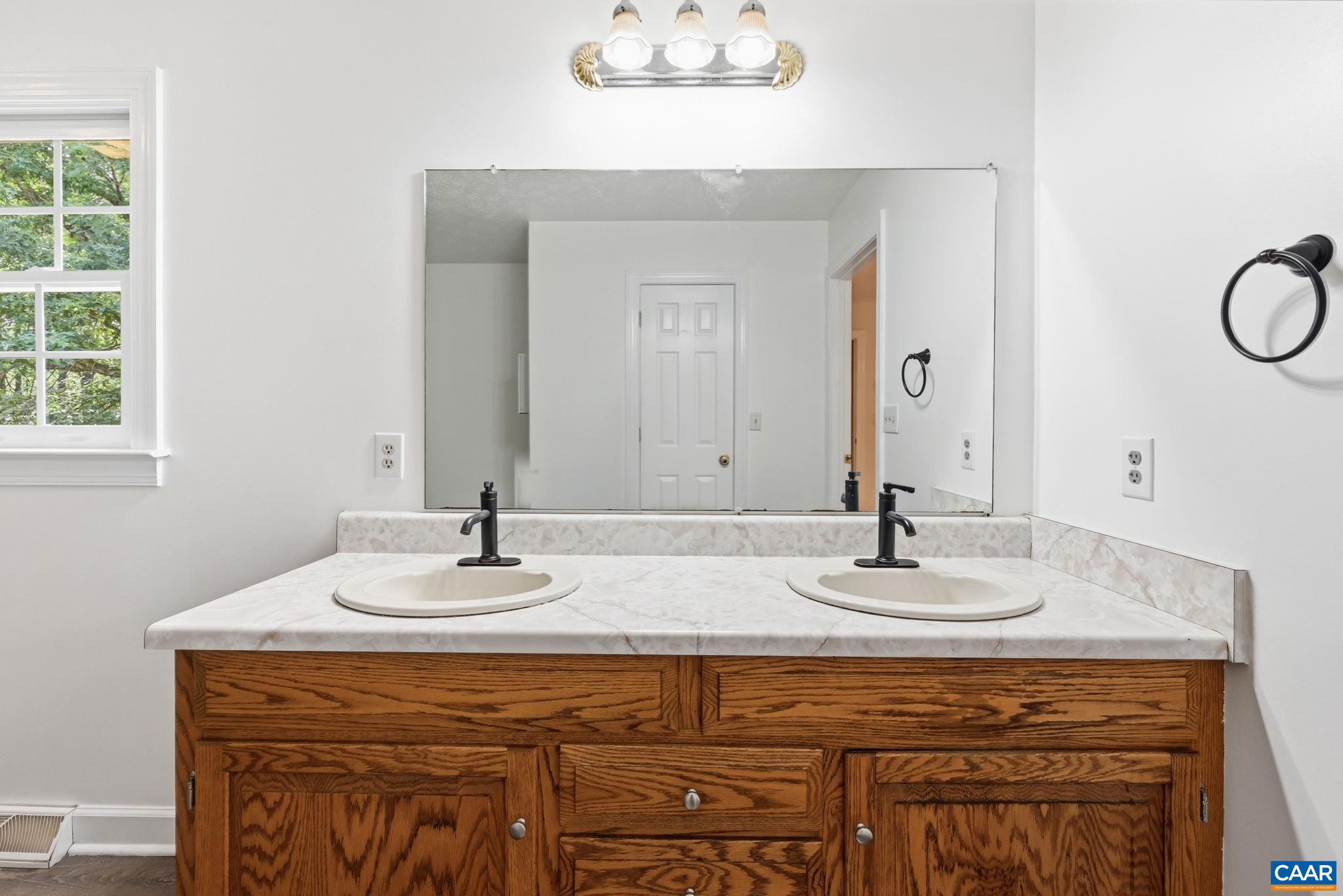 418 POPLAR LAKE RD, STANARDSVILLE, Virginia 22973, 4 Bedrooms Bedrooms, ,3 BathroomsBathrooms,Residential,Your Mountain Oasis,418 POPLAR LAKE RD,678156 MLS # 678156