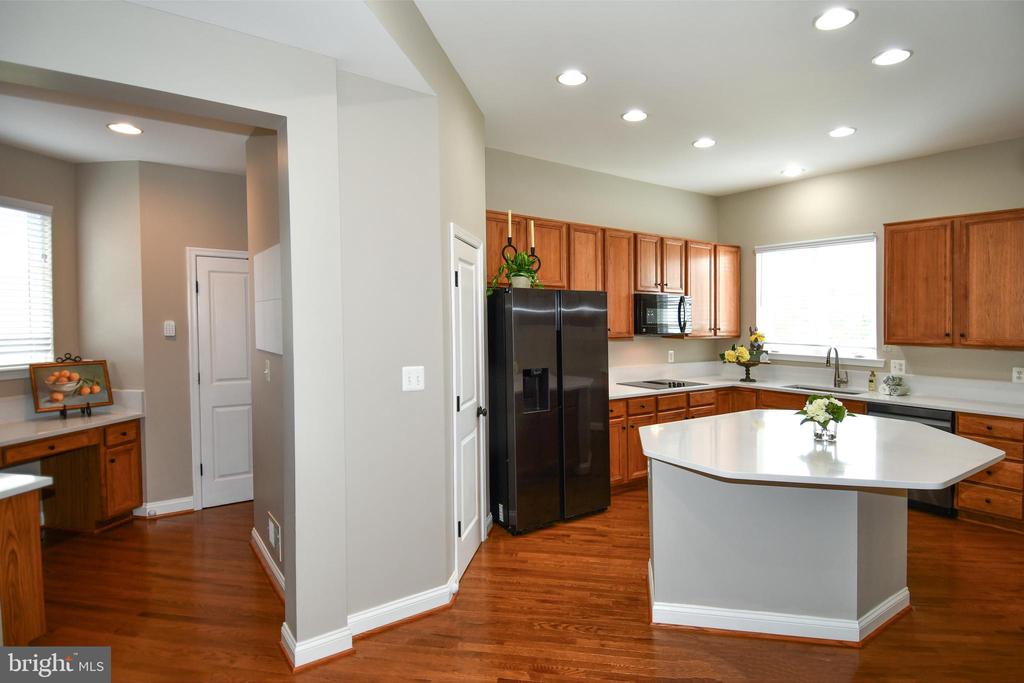 3582 DELL CT, WARRENTON, Virginia 20187, 4 Bedrooms Bedrooms, ,3 BathroomsBathrooms,Residential,3582 DELL CT,VAFQ2021802 MLS # VAFQ2021802