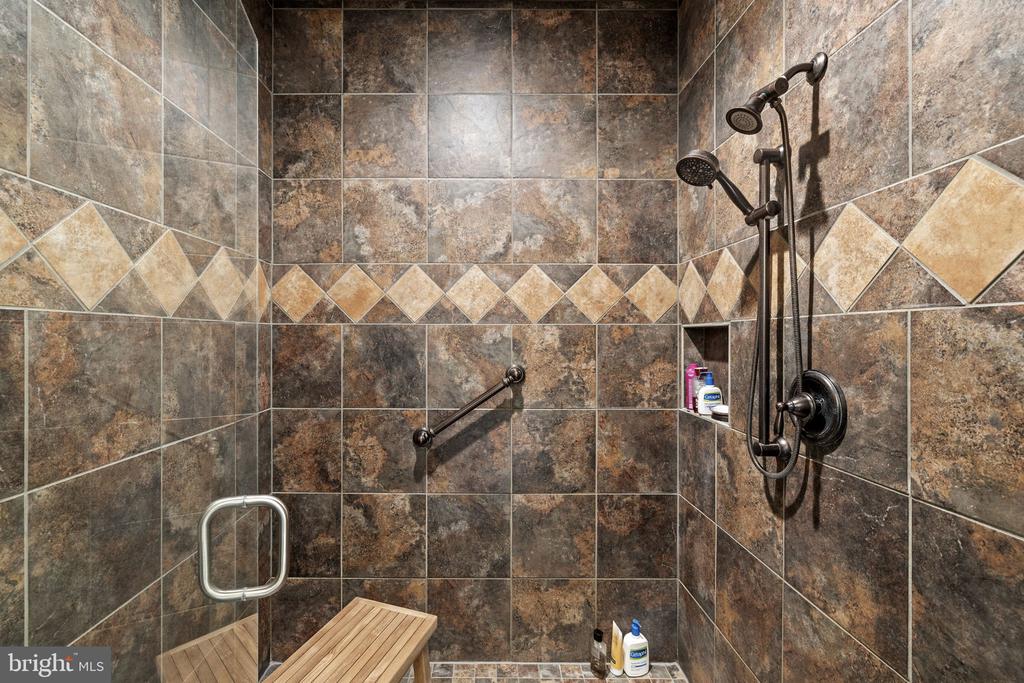 232 RAVEN RD, BUMPASS, Virginia 23024, 5 Bedrooms Bedrooms, ,3 BathroomsBathrooms,Residential,232 RAVEN RD,VALA2010038 MLS # VALA2010038