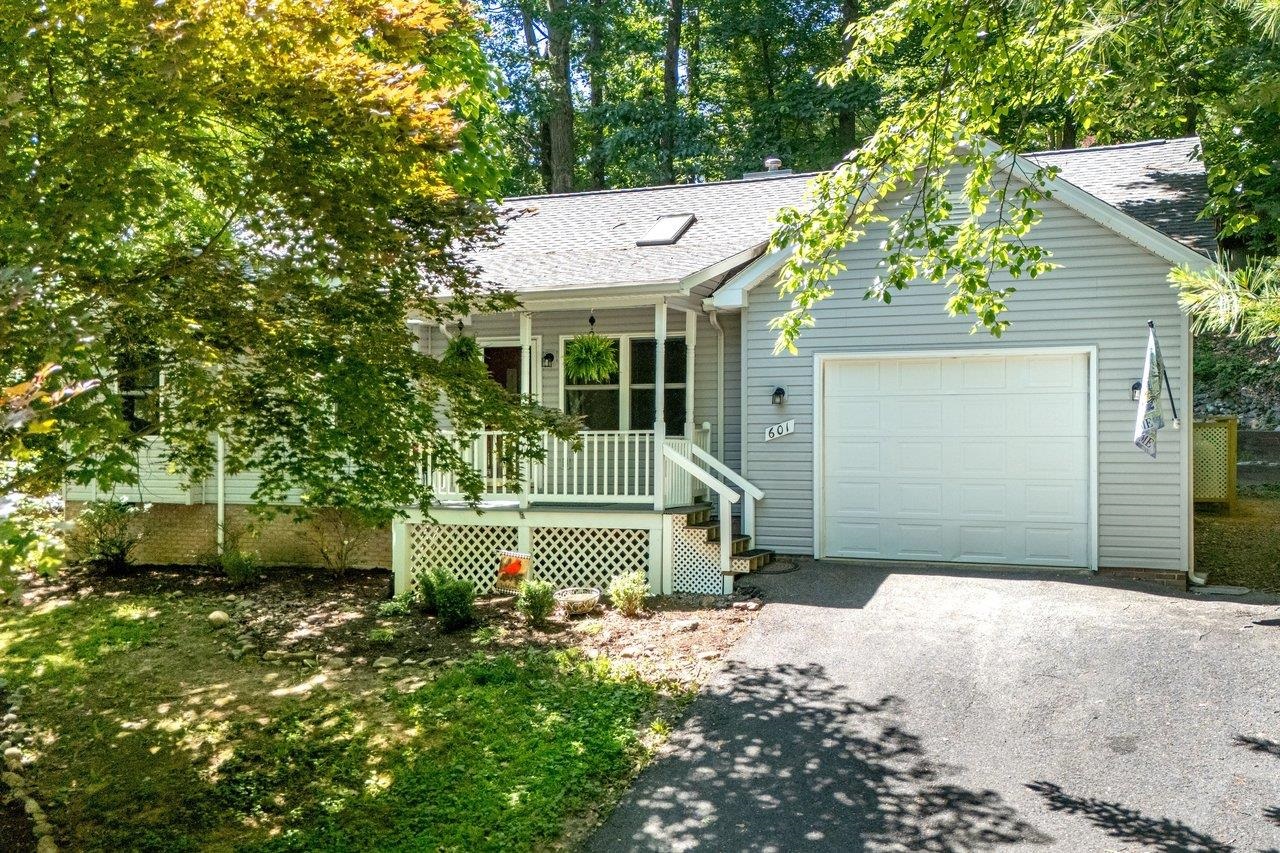 601 FLOWER DR, MCGAHEYSVILLE, Virginia 22840, 3 Bedrooms Bedrooms, ,2 BathroomsBathrooms,Residential,601 FLOWER DR,678196 MLS # 678196 601 FLOWER DR, MCGAHEYSVILLE, Virginia 22840, 3 Bedrooms Bedrooms, ,2 BathroomsBathrooms,Residential,601 FLOWER DR,678196 MLS # 678196