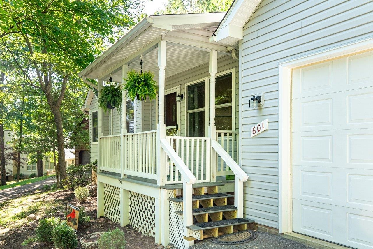 601 FLOWER DR, MCGAHEYSVILLE, Virginia 22840, 3 Bedrooms Bedrooms, ,2 BathroomsBathrooms,Residential,601 FLOWER DR,678196 MLS # 678196 601 FLOWER DR, MCGAHEYSVILLE, Virginia 22840, 3 Bedrooms Bedrooms, ,2 BathroomsBathrooms,Residential,601 FLOWER DR,678196 MLS # 678196