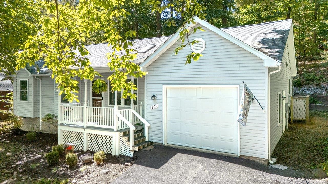 601 FLOWER DR, MCGAHEYSVILLE, Virginia 22840, 3 Bedrooms Bedrooms, ,2 BathroomsBathrooms,Residential,601 FLOWER DR,678196 MLS # 678196 601 FLOWER DR, MCGAHEYSVILLE, Virginia 22840, 3 Bedrooms Bedrooms, ,2 BathroomsBathrooms,Residential,601 FLOWER DR,678196 MLS # 678196