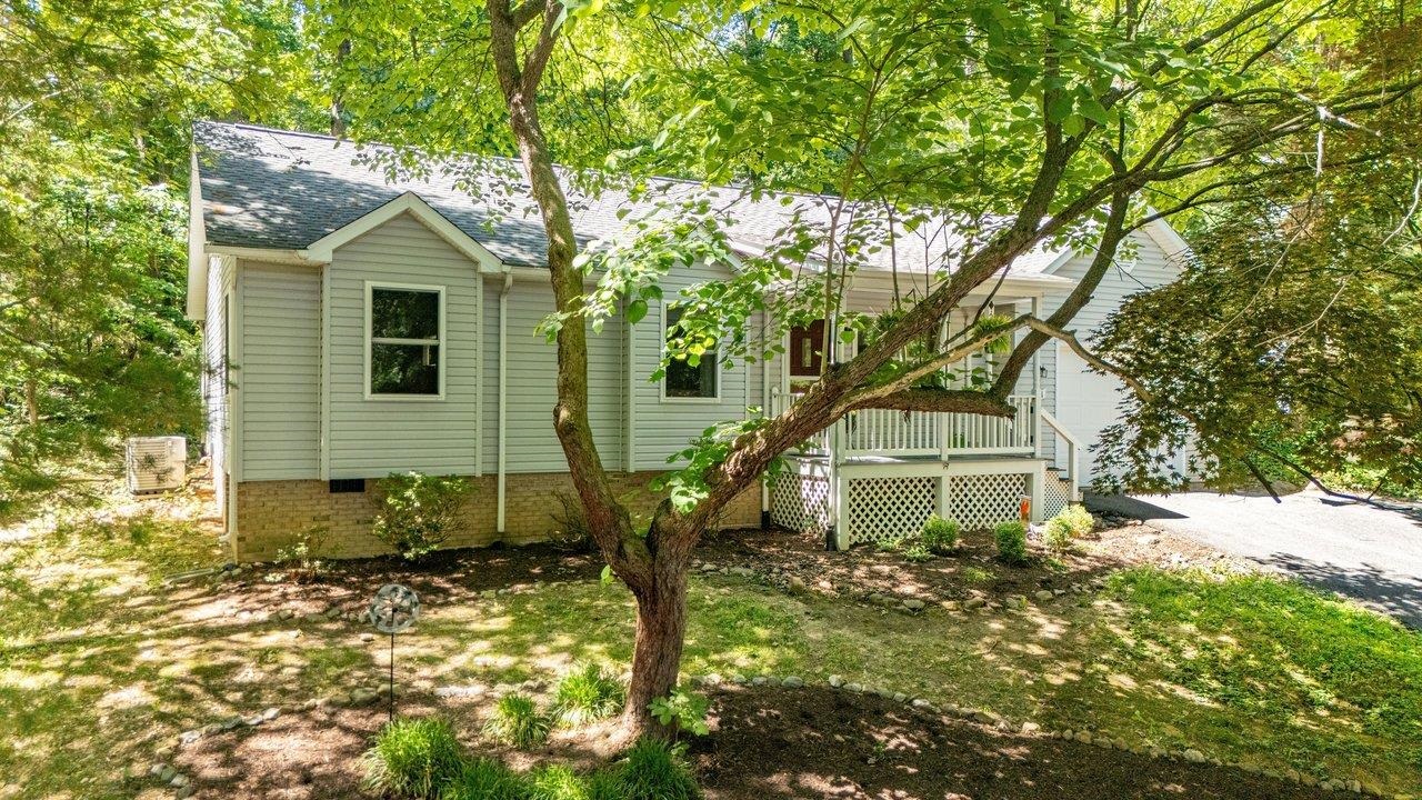 601 FLOWER DR, MCGAHEYSVILLE, Virginia 22840, 3 Bedrooms Bedrooms, ,2 BathroomsBathrooms,Residential,601 FLOWER DR,678196 MLS # 678196 601 FLOWER DR, MCGAHEYSVILLE, Virginia 22840, 3 Bedrooms Bedrooms, ,2 BathroomsBathrooms,Residential,601 FLOWER DR,678196 MLS # 678196
