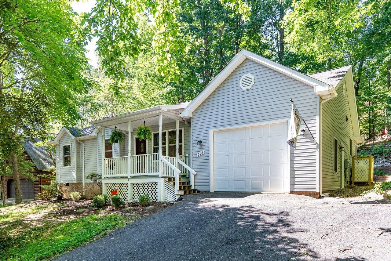 601 FLOWER DR, MCGAHEYSVILLE, Virginia 22840, 3 Bedrooms Bedrooms, ,2 BathroomsBathrooms,Residential,601 FLOWER DR,678196 MLS # 678196 601 FLOWER DR, MCGAHEYSVILLE, Virginia 22840, 3 Bedrooms Bedrooms, ,2 BathroomsBathrooms,Residential,601 FLOWER DR,678196 MLS # 678196