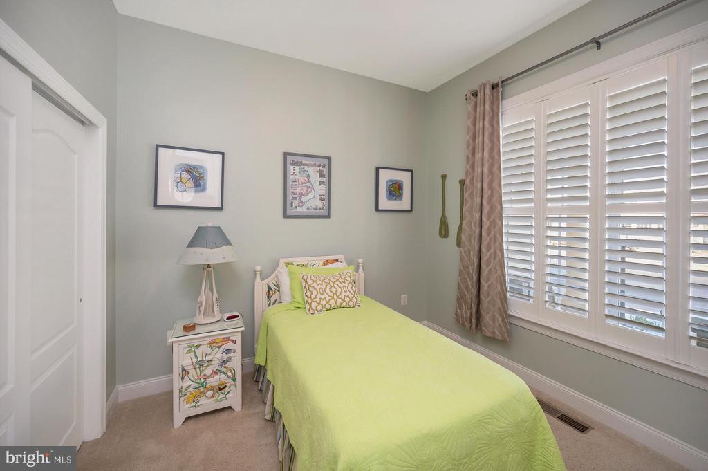 7910 BURBANK AVE, FREDERICKSBURG, Virginia 22407, 3 Bedrooms Bedrooms, ,3 BathroomsBathrooms,Residential,7910 BURBANK AVE,VASP2041906 MLS # VASP2041906