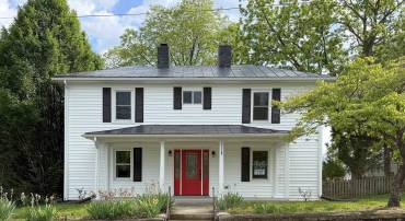 1202 W BEVERLEY ST, STAUNTON, Virginia 24401, 3 Bedrooms Bedrooms, ,2 BathroomsBathrooms,Residential,1202 W BEVERLEY ST,677156 MLS # 677156