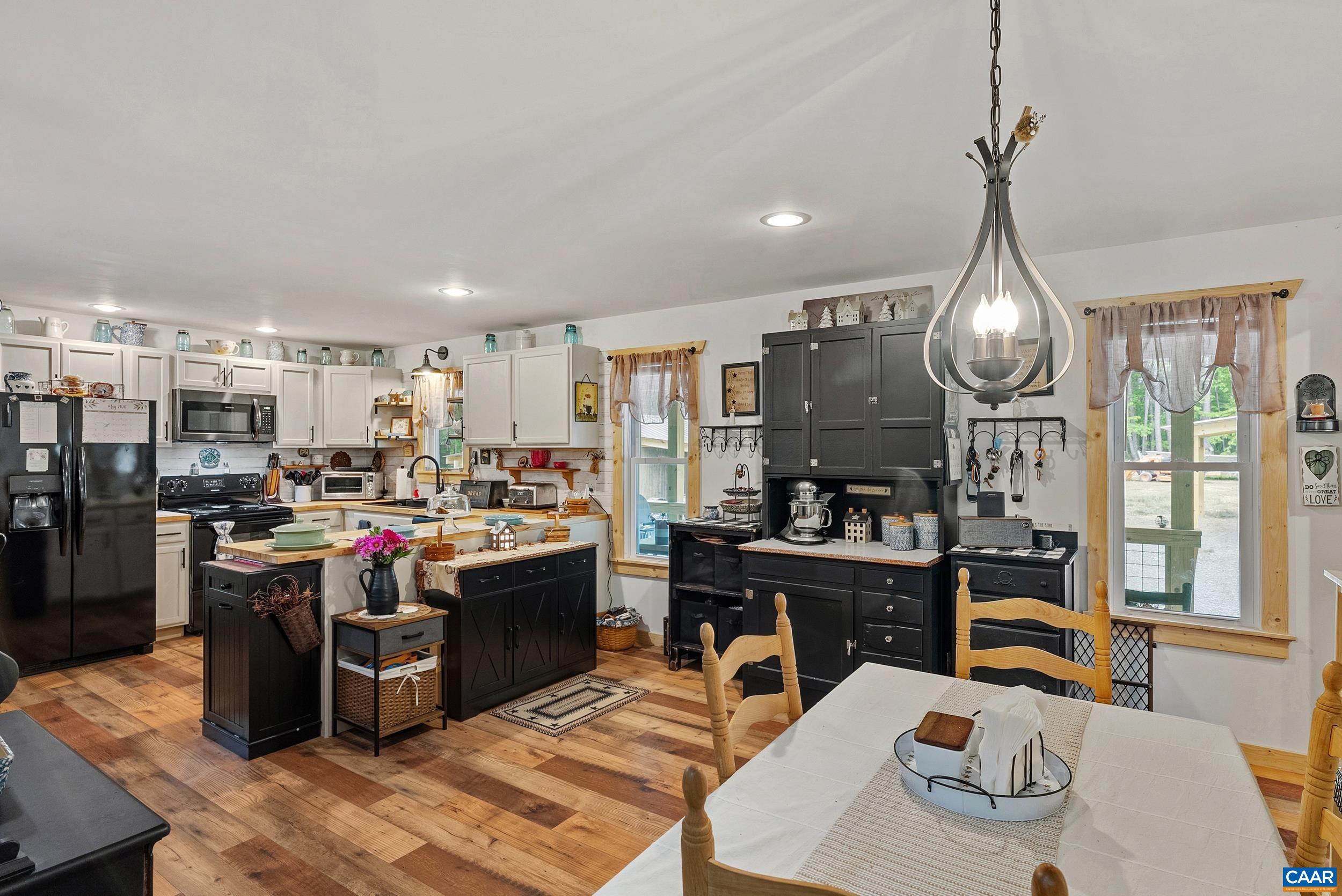 1426 FIREHOUSE RD, BUCKINGHAM, Virginia 23921, 2 Bedrooms Bedrooms, ,2 BathroomsBathrooms,Residential,1426 FIREHOUSE RD,677605 MLS # 677605 1426 FIREHOUSE RD, BUCKINGHAM, Virginia 23921, 2 Bedrooms Bedrooms, ,2 BathroomsBathrooms,Residential,1426 FIREHOUSE RD,677605 MLS # 677605