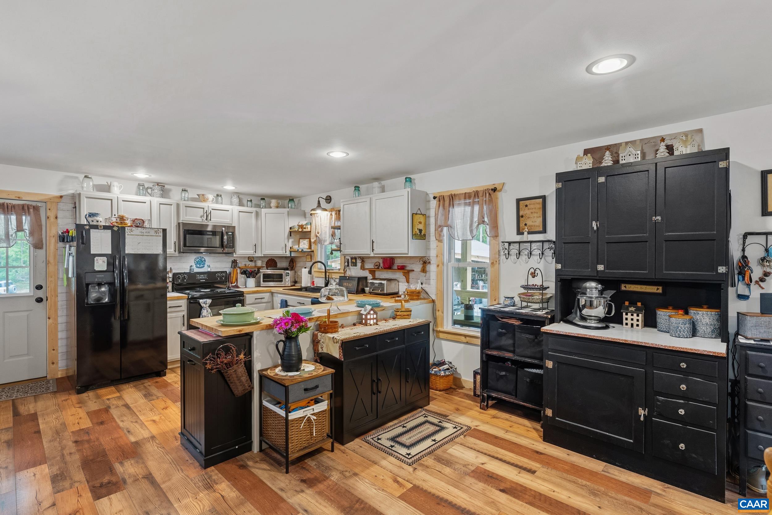 1426 FIREHOUSE RD, BUCKINGHAM, Virginia 23921, 2 Bedrooms Bedrooms, ,2 BathroomsBathrooms,Residential,1426 FIREHOUSE RD,677605 MLS # 677605 1426 FIREHOUSE RD, BUCKINGHAM, Virginia 23921, 2 Bedrooms Bedrooms, ,2 BathroomsBathrooms,Residential,1426 FIREHOUSE RD,677605 MLS # 677605