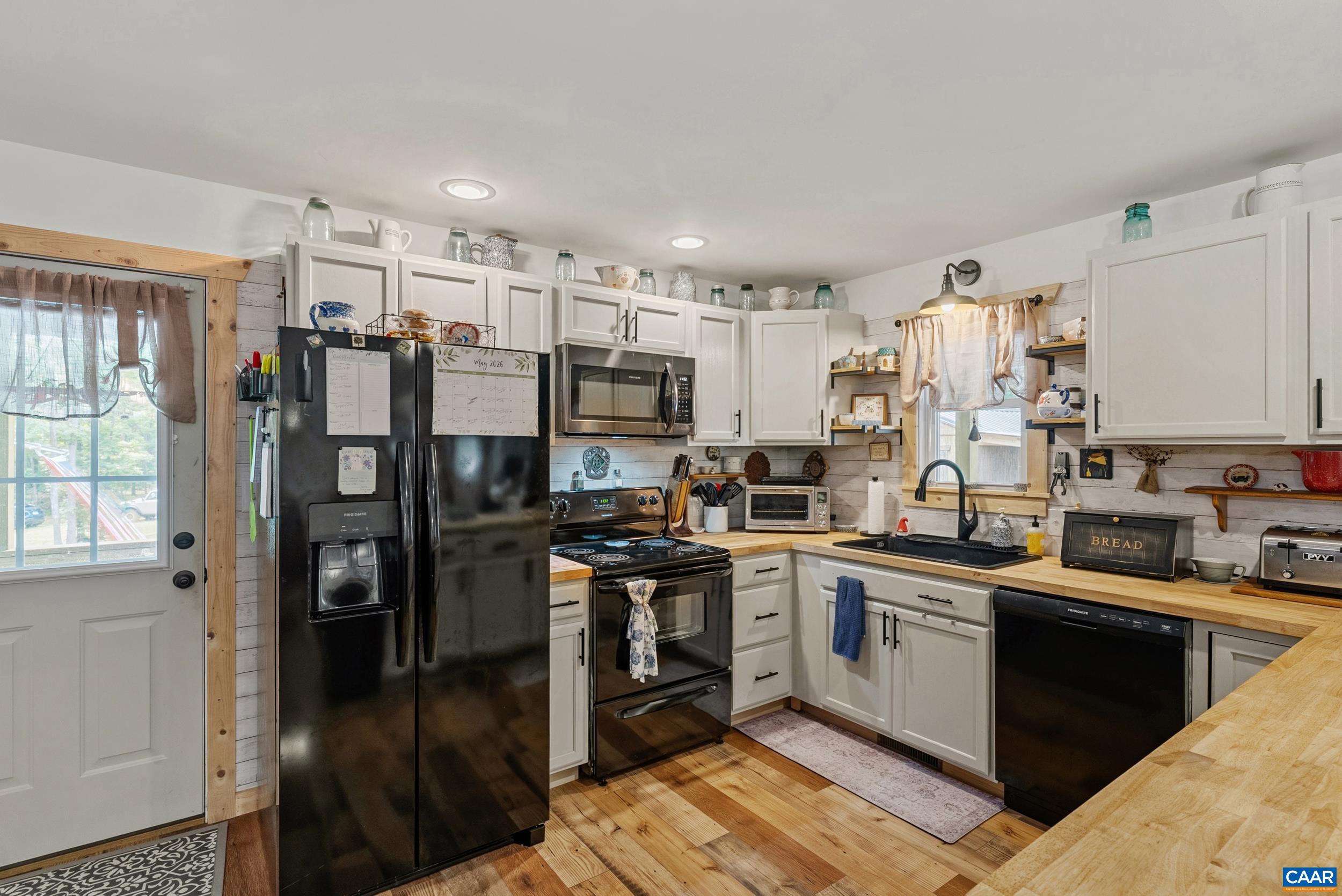 1426 FIREHOUSE RD, BUCKINGHAM, Virginia 23921, 2 Bedrooms Bedrooms, ,2 BathroomsBathrooms,Residential,1426 FIREHOUSE RD,677605 MLS # 677605 1426 FIREHOUSE RD, BUCKINGHAM, Virginia 23921, 2 Bedrooms Bedrooms, ,2 BathroomsBathrooms,Residential,1426 FIREHOUSE RD,677605 MLS # 677605