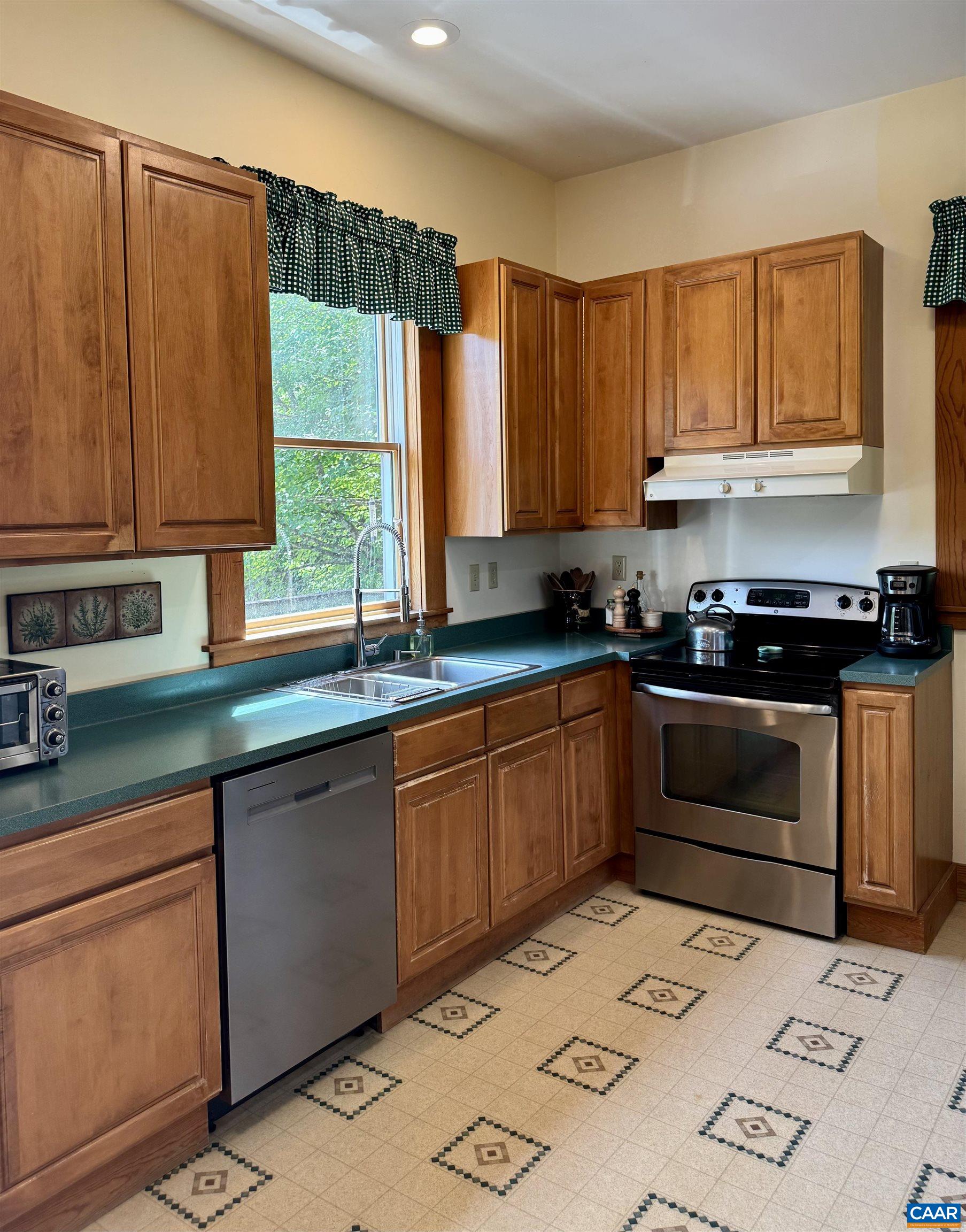 5362 BREAK HEART RD, CROZET, Virginia 22932, 4 Bedrooms Bedrooms, ,2 BathroomsBathrooms,Residential,5362 BREAK HEART RD,678211 MLS # 678211 5362 BREAK HEART RD, CROZET, Virginia 22932, 4 Bedrooms Bedrooms, ,2 BathroomsBathrooms,Residential,5362 BREAK HEART RD,678211 MLS # 678211