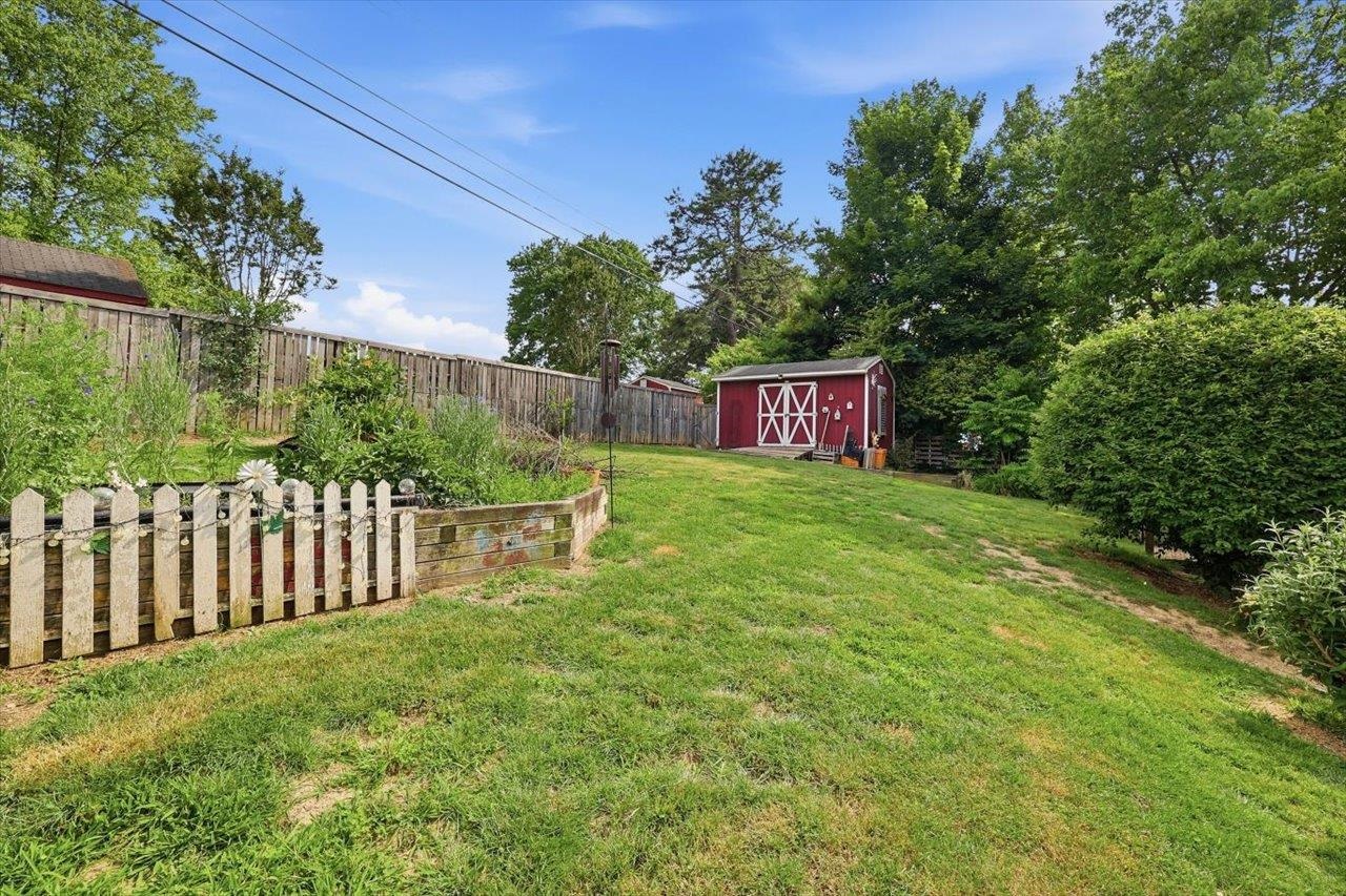1030 WOODROW AVE, WAYNESBORO, Virginia 22980, 4 Bedrooms Bedrooms, ,2 BathroomsBathrooms,Residential,1030 WOODROW AVE,678212 MLS # 678212 1030 WOODROW AVE, WAYNESBORO, Virginia 22980, 4 Bedrooms Bedrooms, ,2 BathroomsBathrooms,Residential,1030 WOODROW AVE,678212 MLS # 678212