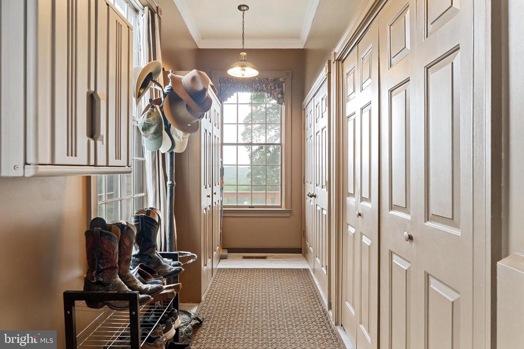 1636 MILTON RD, CHARLOTTESVILLE, Virginia 22902, 7 Bedrooms Bedrooms, ,5 BathroomsBathrooms,Residential,1636 MILTON RD,VAAB2001184 MLS # VAAB2001184 1636 MILTON RD, CHARLOTTESVILLE, Virginia 22902, 7 Bedrooms Bedrooms, ,5 BathroomsBathrooms,Residential,1636 MILTON RD,VAAB2001184 MLS # VAAB2001184