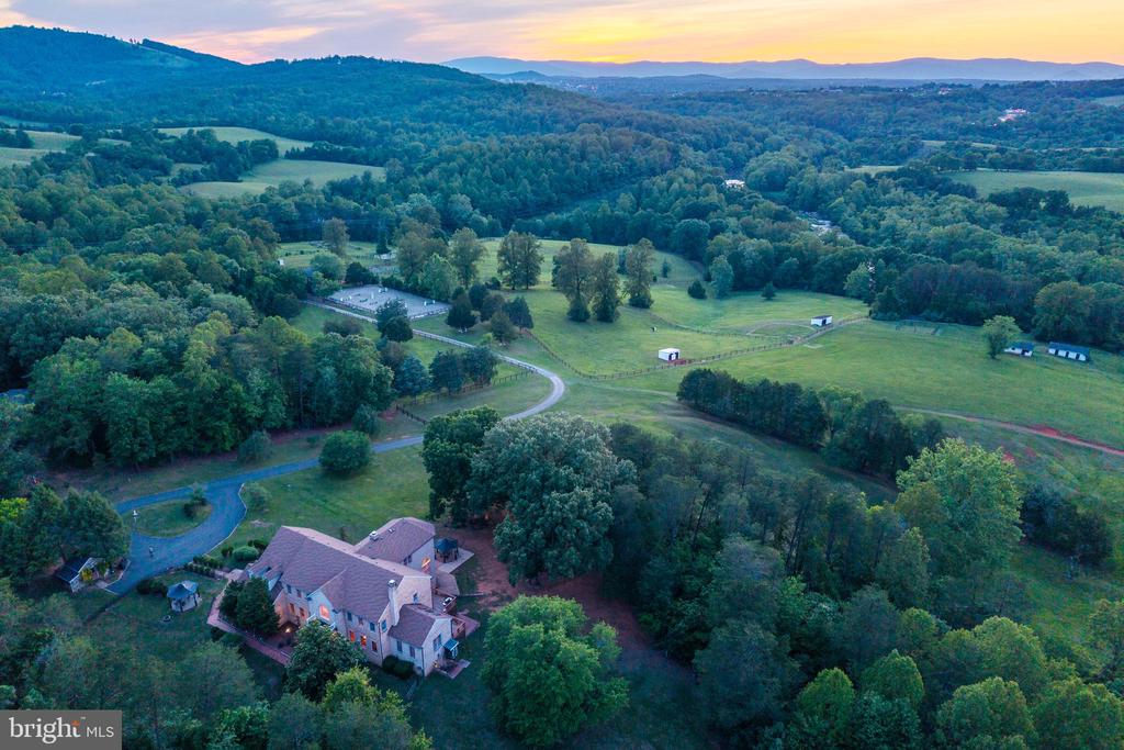 1636 MILTON RD, CHARLOTTESVILLE, Virginia 22902, 7 Bedrooms Bedrooms, ,5 BathroomsBathrooms,Residential,1636 MILTON RD,VAAB2001184 MLS # VAAB2001184 1636 MILTON RD, CHARLOTTESVILLE, Virginia 22902, 7 Bedrooms Bedrooms, ,5 BathroomsBathrooms,Residential,1636 MILTON RD,VAAB2001184 MLS # VAAB2001184