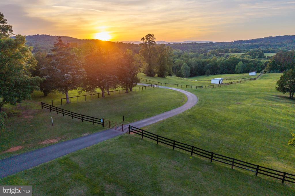 1636 MILTON RD, CHARLOTTESVILLE, Virginia 22902, 7 Bedrooms Bedrooms, ,5 BathroomsBathrooms,Residential,1636 MILTON RD,VAAB2001184 MLS # VAAB2001184 1636 MILTON RD, CHARLOTTESVILLE, Virginia 22902, 7 Bedrooms Bedrooms, ,5 BathroomsBathrooms,Residential,1636 MILTON RD,VAAB2001184 MLS # VAAB2001184