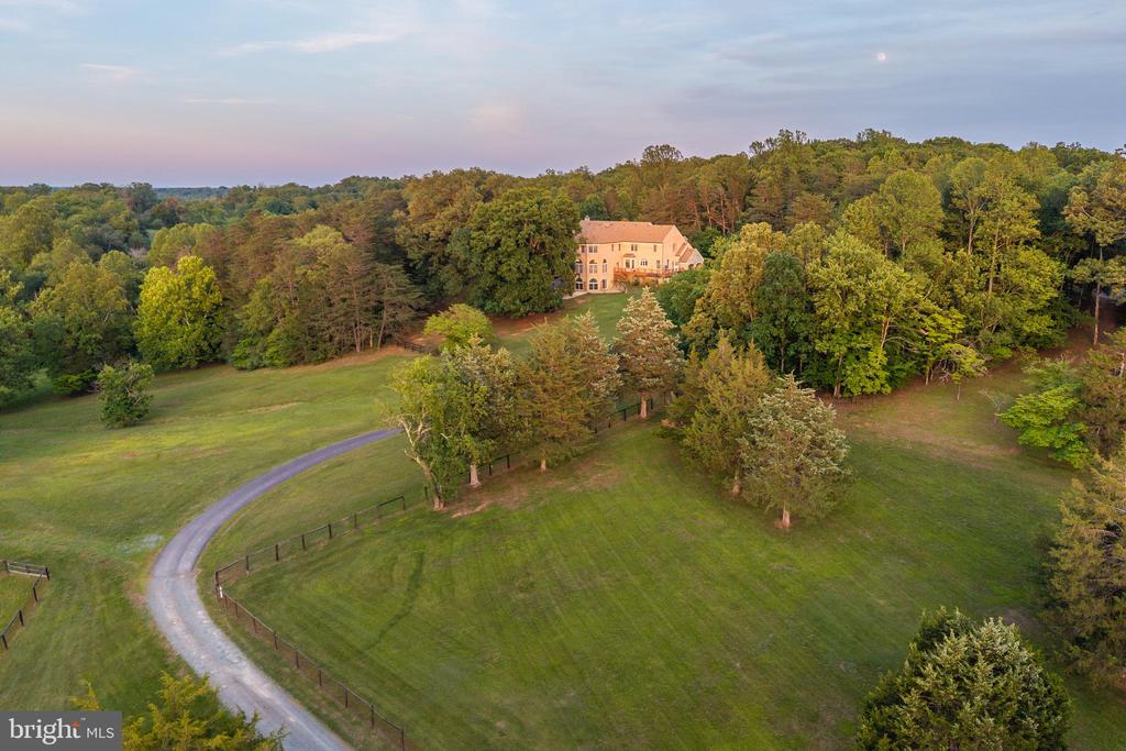 1636 MILTON RD, CHARLOTTESVILLE, Virginia 22902, 7 Bedrooms Bedrooms, ,5 BathroomsBathrooms,Residential,1636 MILTON RD,VAAB2001184 MLS # VAAB2001184 1636 MILTON RD, CHARLOTTESVILLE, Virginia 22902, 7 Bedrooms Bedrooms, ,5 BathroomsBathrooms,Residential,1636 MILTON RD,VAAB2001184 MLS # VAAB2001184