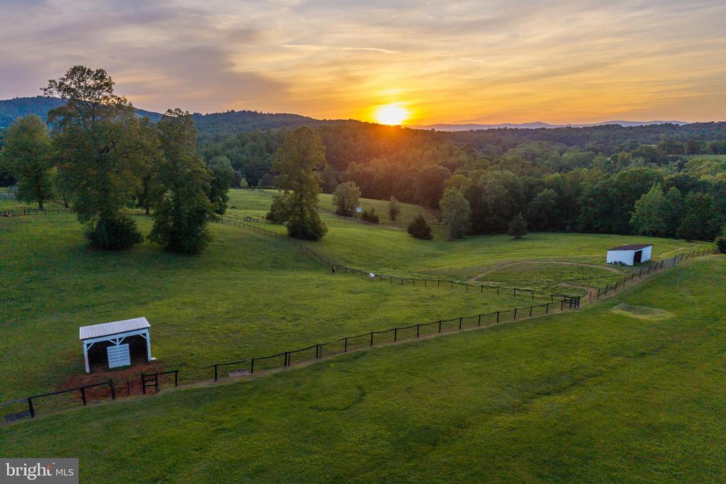 1636 MILTON RD, CHARLOTTESVILLE, Virginia 22902, 7 Bedrooms Bedrooms, ,5 BathroomsBathrooms,Residential,1636 MILTON RD,VAAB2001184 MLS # VAAB2001184 1636 MILTON RD, CHARLOTTESVILLE, Virginia 22902, 7 Bedrooms Bedrooms, ,5 BathroomsBathrooms,Residential,1636 MILTON RD,VAAB2001184 MLS # VAAB2001184