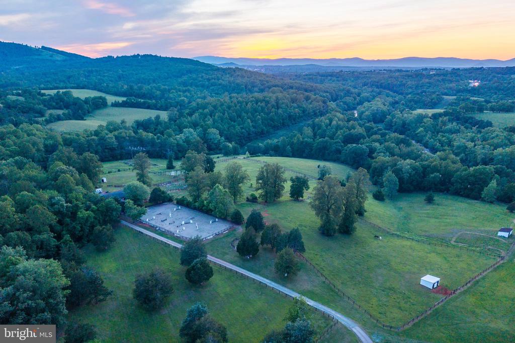 1636 MILTON RD, CHARLOTTESVILLE, Virginia 22902, 7 Bedrooms Bedrooms, ,5 BathroomsBathrooms,Residential,1636 MILTON RD,VAAB2001184 MLS # VAAB2001184 1636 MILTON RD, CHARLOTTESVILLE, Virginia 22902, 7 Bedrooms Bedrooms, ,5 BathroomsBathrooms,Residential,1636 MILTON RD,VAAB2001184 MLS # VAAB2001184