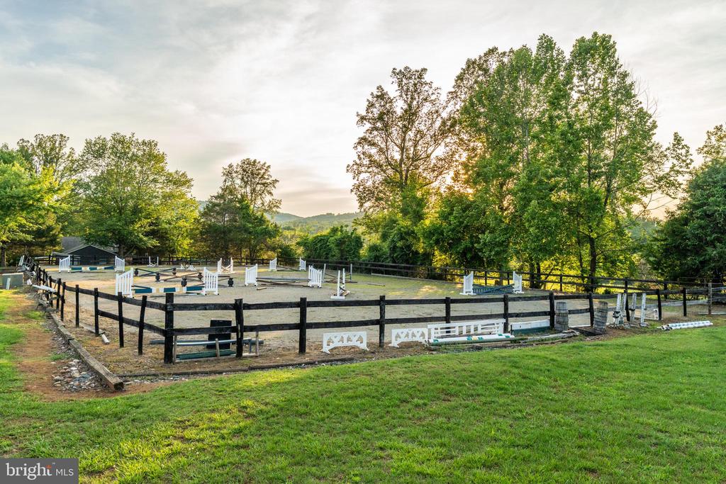 1636 MILTON RD, CHARLOTTESVILLE, Virginia 22902, 7 Bedrooms Bedrooms, ,5 BathroomsBathrooms,Residential,1636 MILTON RD,VAAB2001184 MLS # VAAB2001184 1636 MILTON RD, CHARLOTTESVILLE, Virginia 22902, 7 Bedrooms Bedrooms, ,5 BathroomsBathrooms,Residential,1636 MILTON RD,VAAB2001184 MLS # VAAB2001184