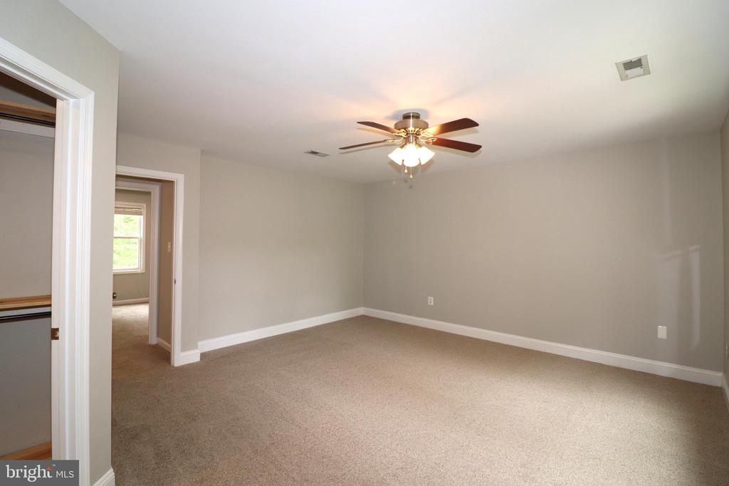 5820 GLEN EAGLES DR, FREDERICKSBURG, Virginia 22407, 3 Bedrooms Bedrooms, ,3 BathroomsBathrooms,Residential,5820 GLEN EAGLES DR,VASP2042690 MLS # VASP2042690 5820 GLEN EAGLES DR, FREDERICKSBURG, Virginia 22407, 3 Bedrooms Bedrooms, ,3 BathroomsBathrooms,Residential,5820 GLEN EAGLES DR,VASP2042690 MLS # VASP2042690